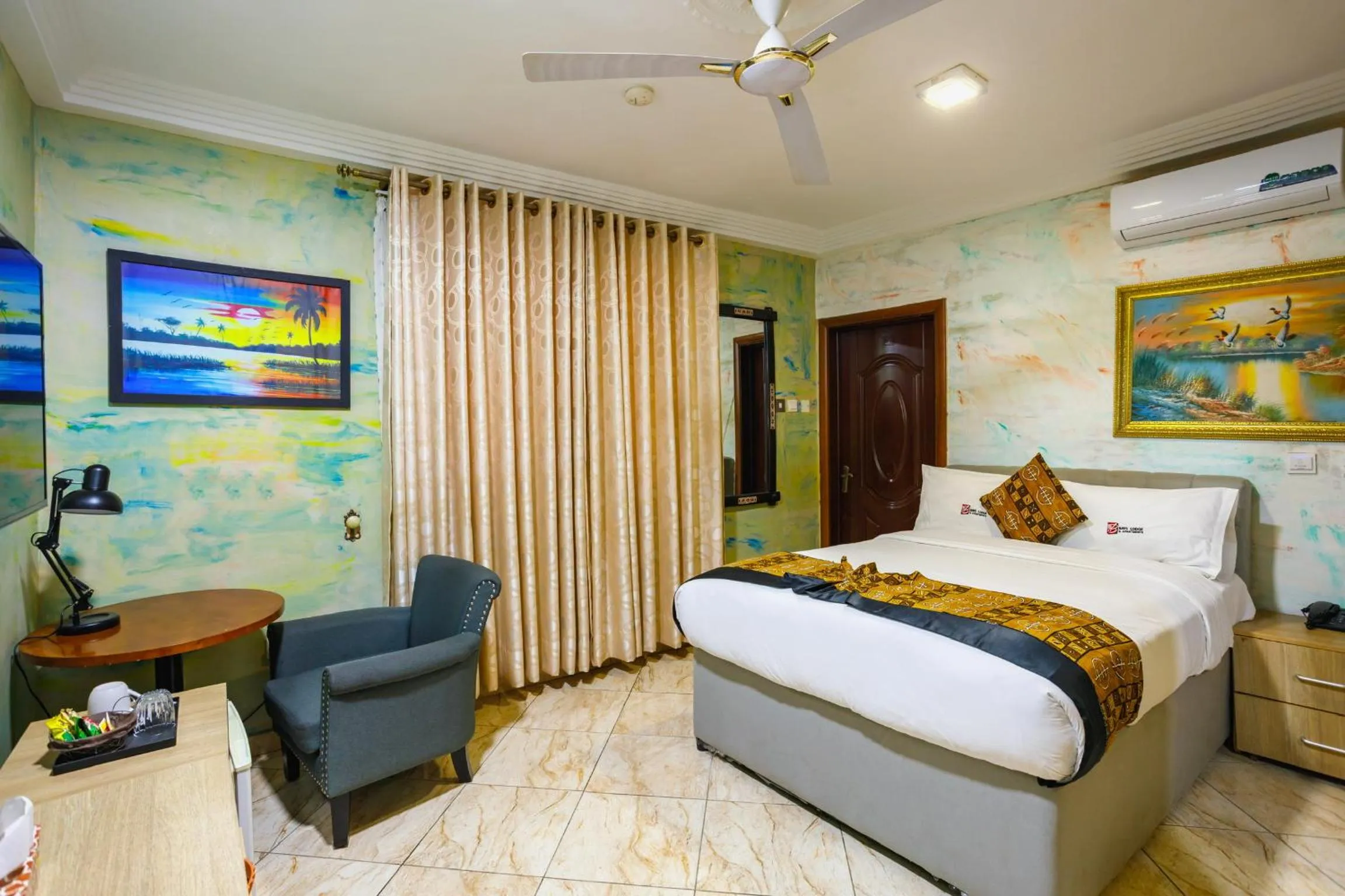 Bed in Bays Lodge, Accra