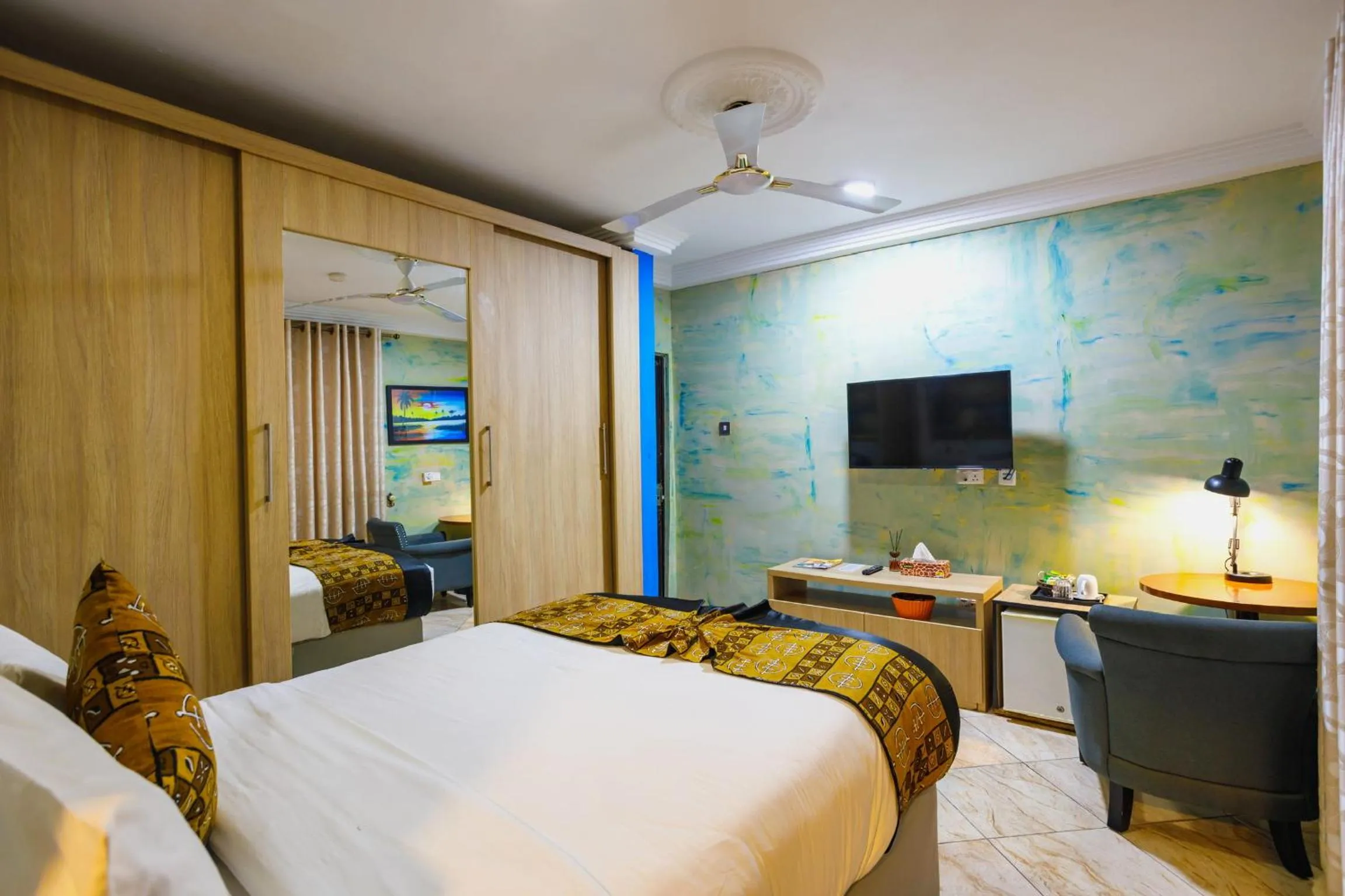 Bed in Bays Lodge, Accra