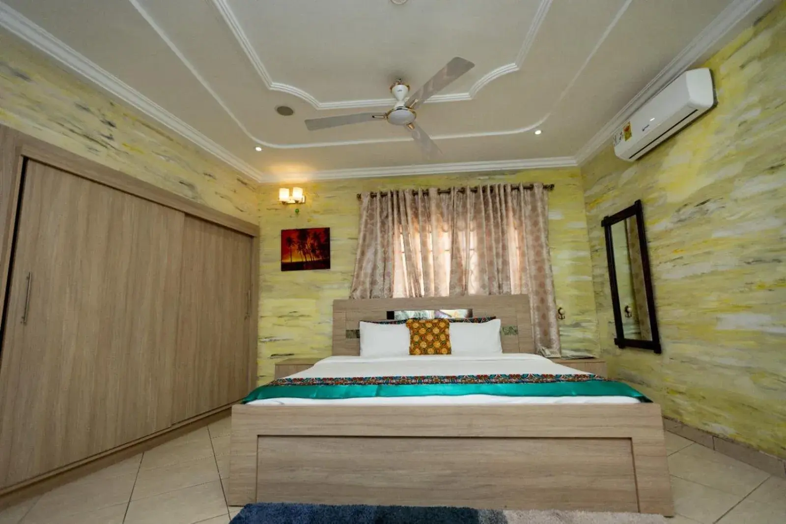 Queen Room with Pool View in Bays Lodge, Accra Queen Room with Pool View in Bays Lodge, Accra