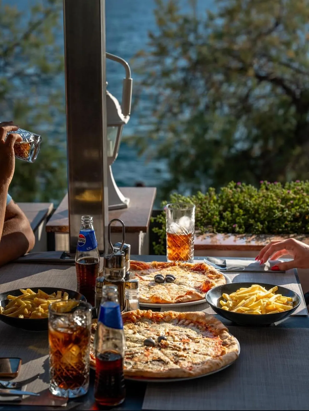 Restaurant/places to eat in Villa Nico