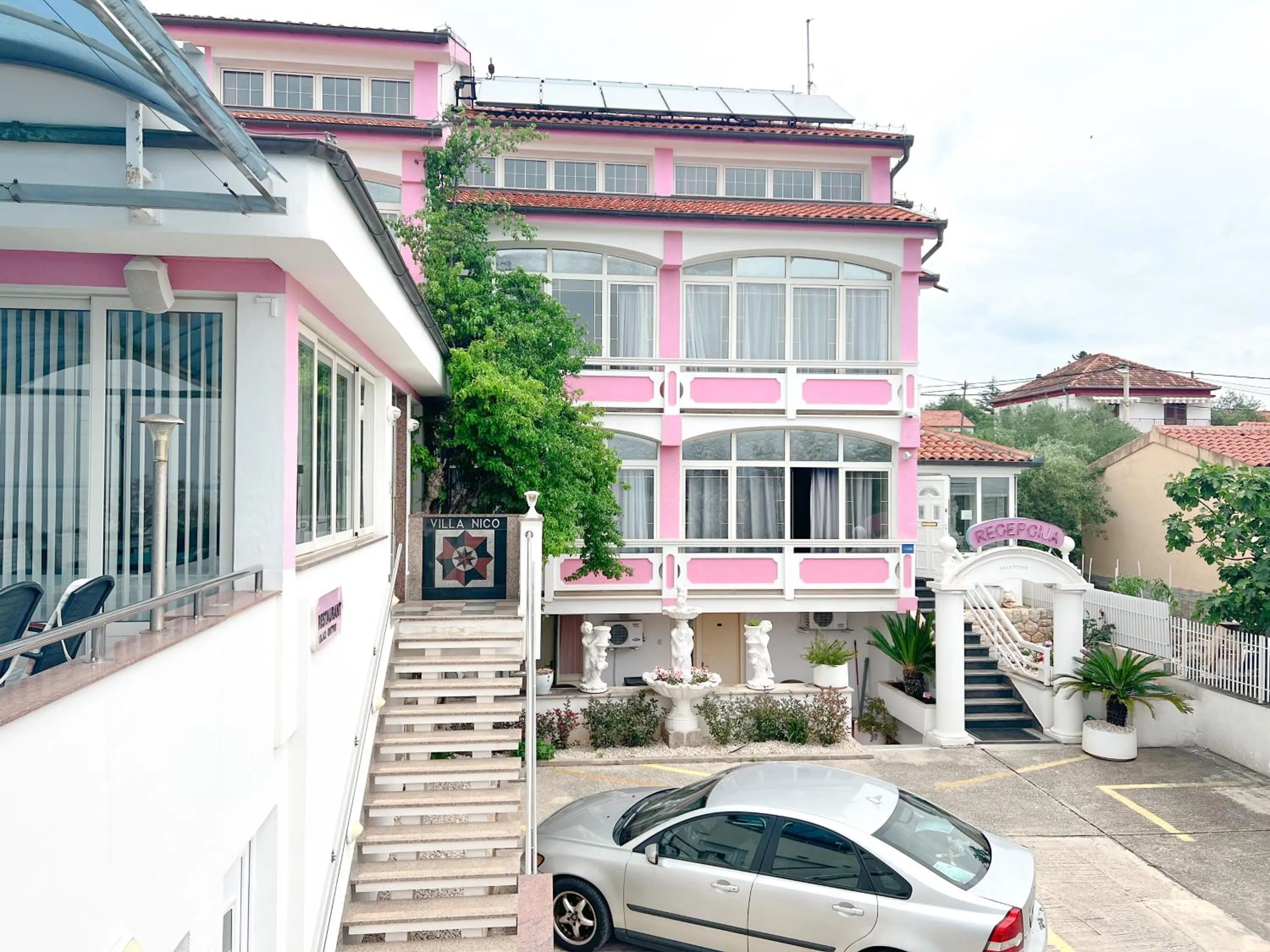 Property building in Villa Nico