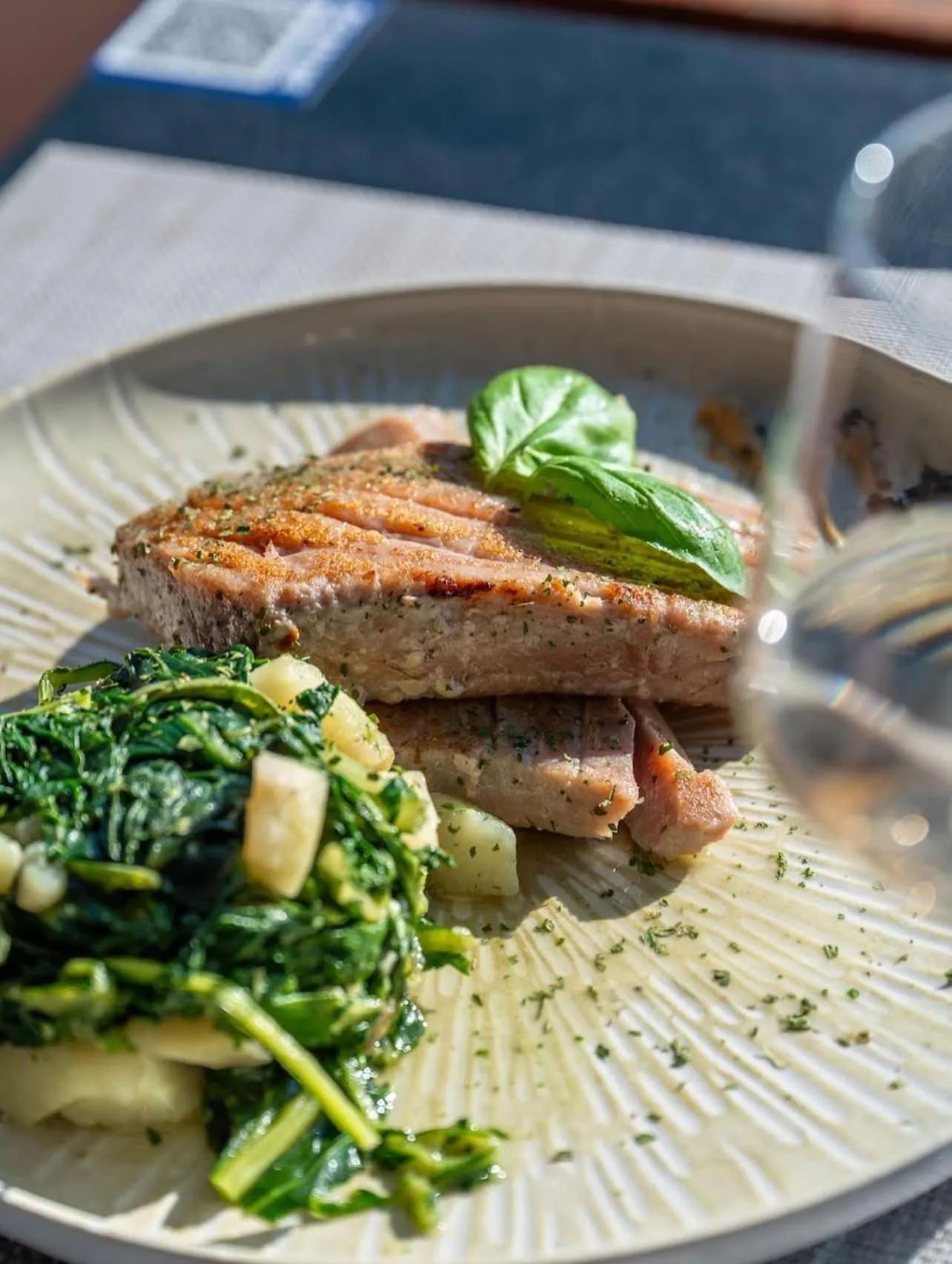 Restaurant/places to eat in Villa Nico