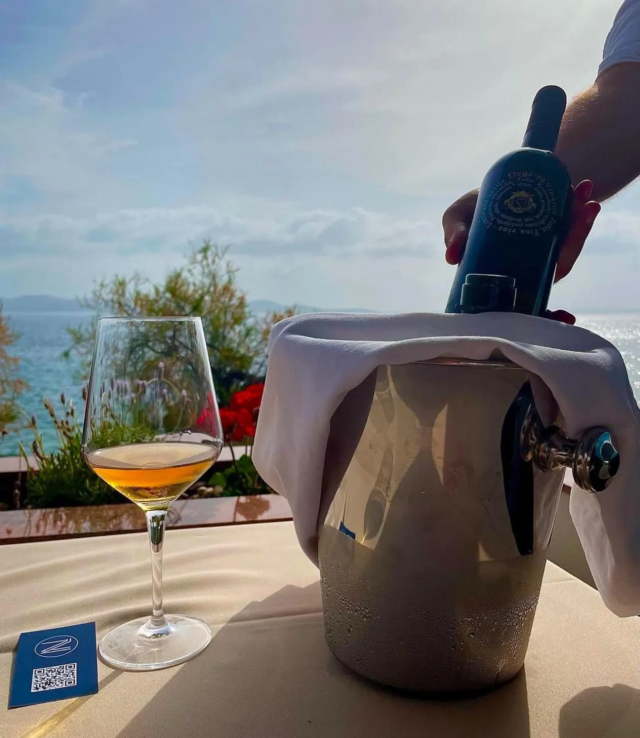 Restaurant/places to eat in Villa Nico