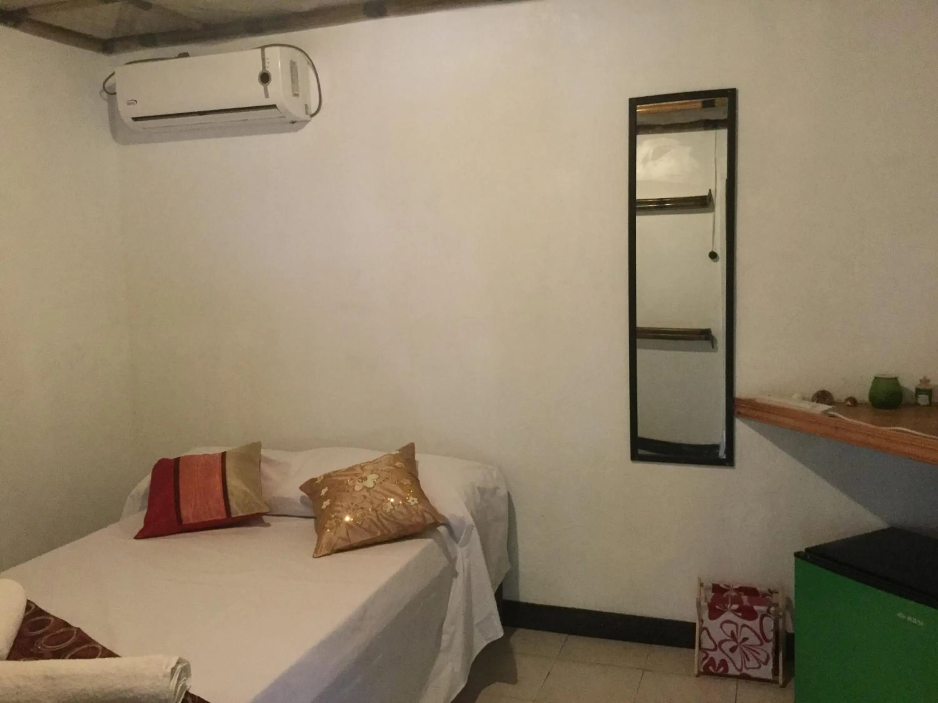 Photo of the whole room, Bed in Turtle Cove Exclusive Island Resort