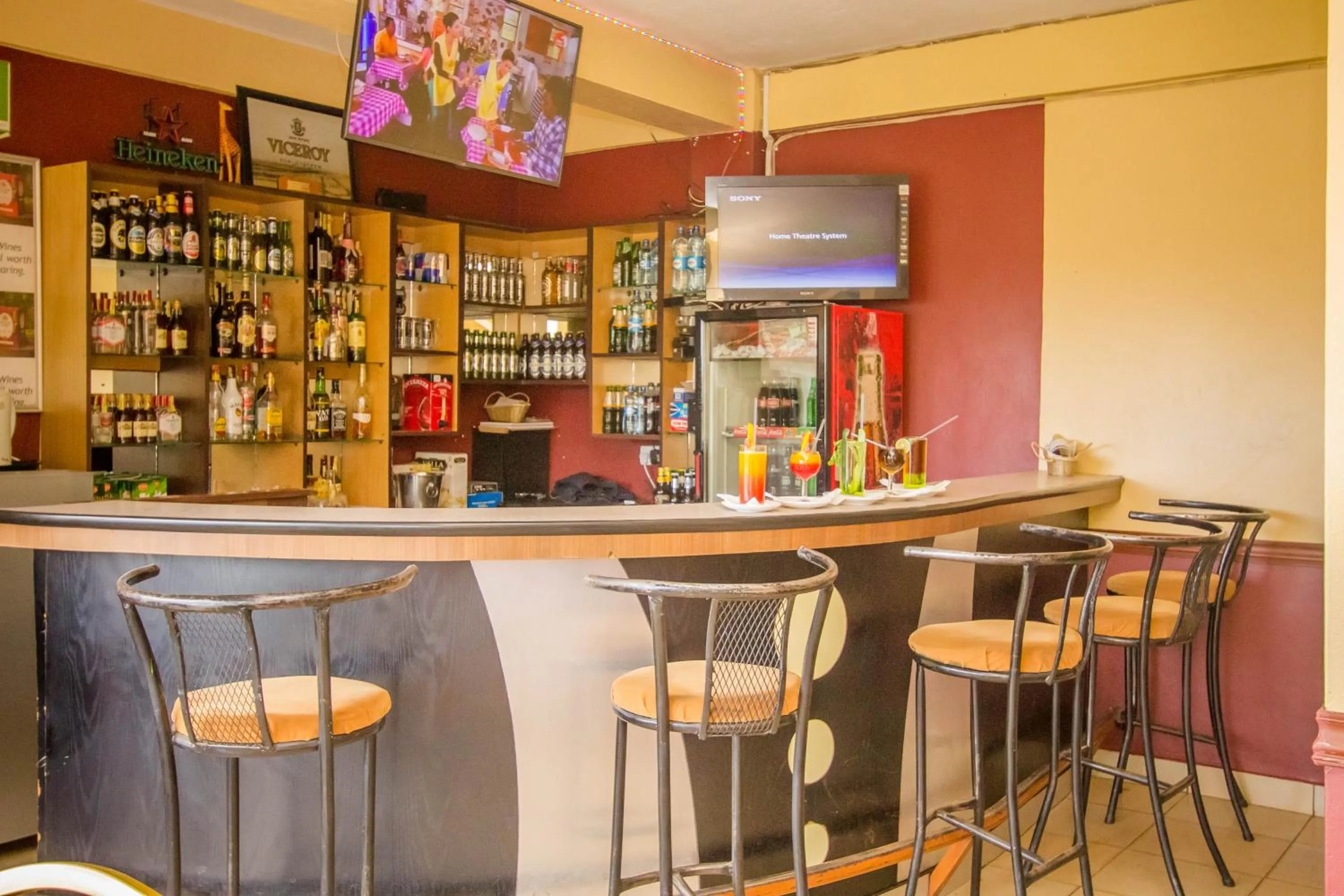Lounge or bar in Eland Safari Hotel Nyeri