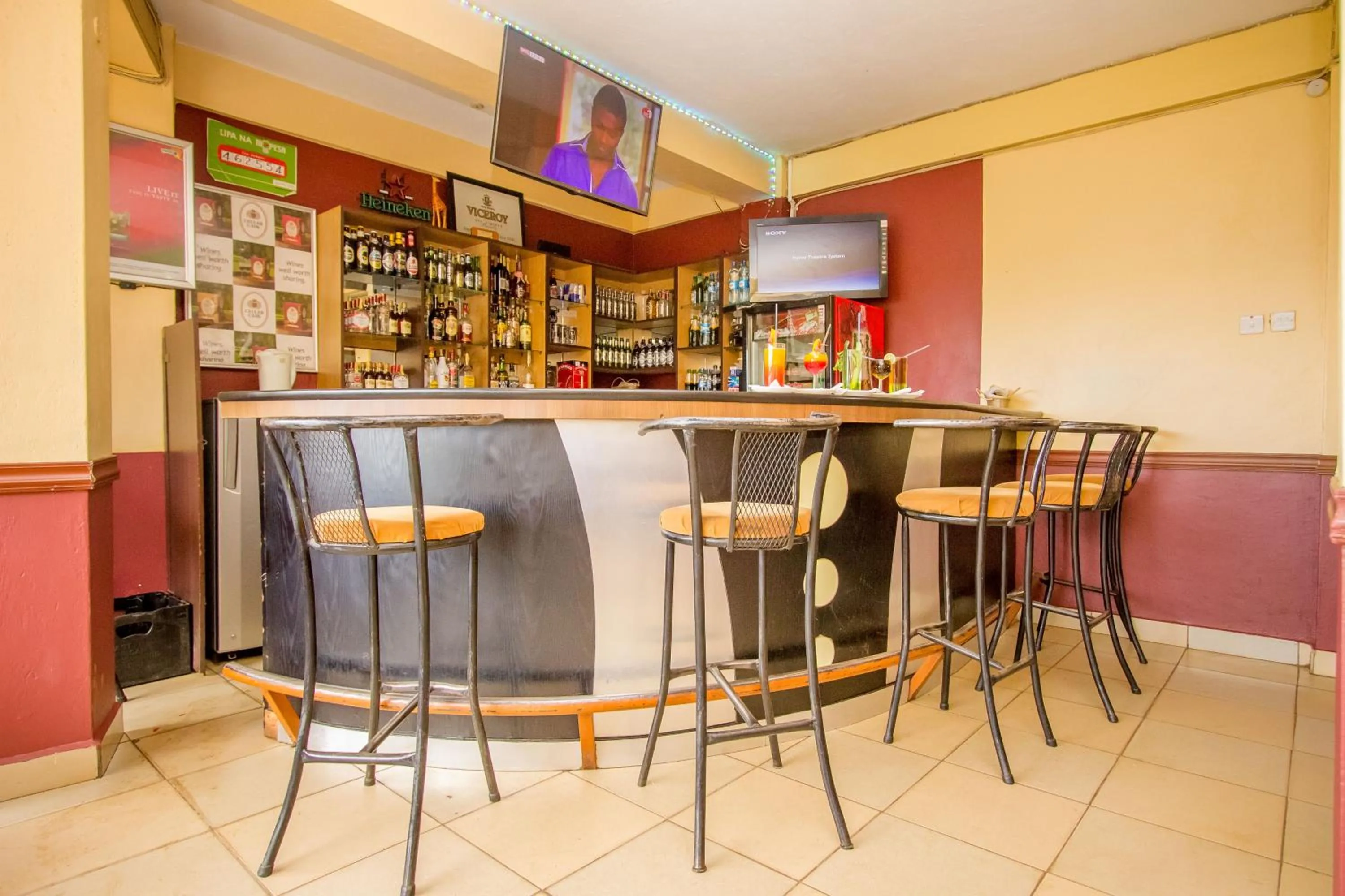 Lounge or bar in Eland Safari Hotel Nyeri