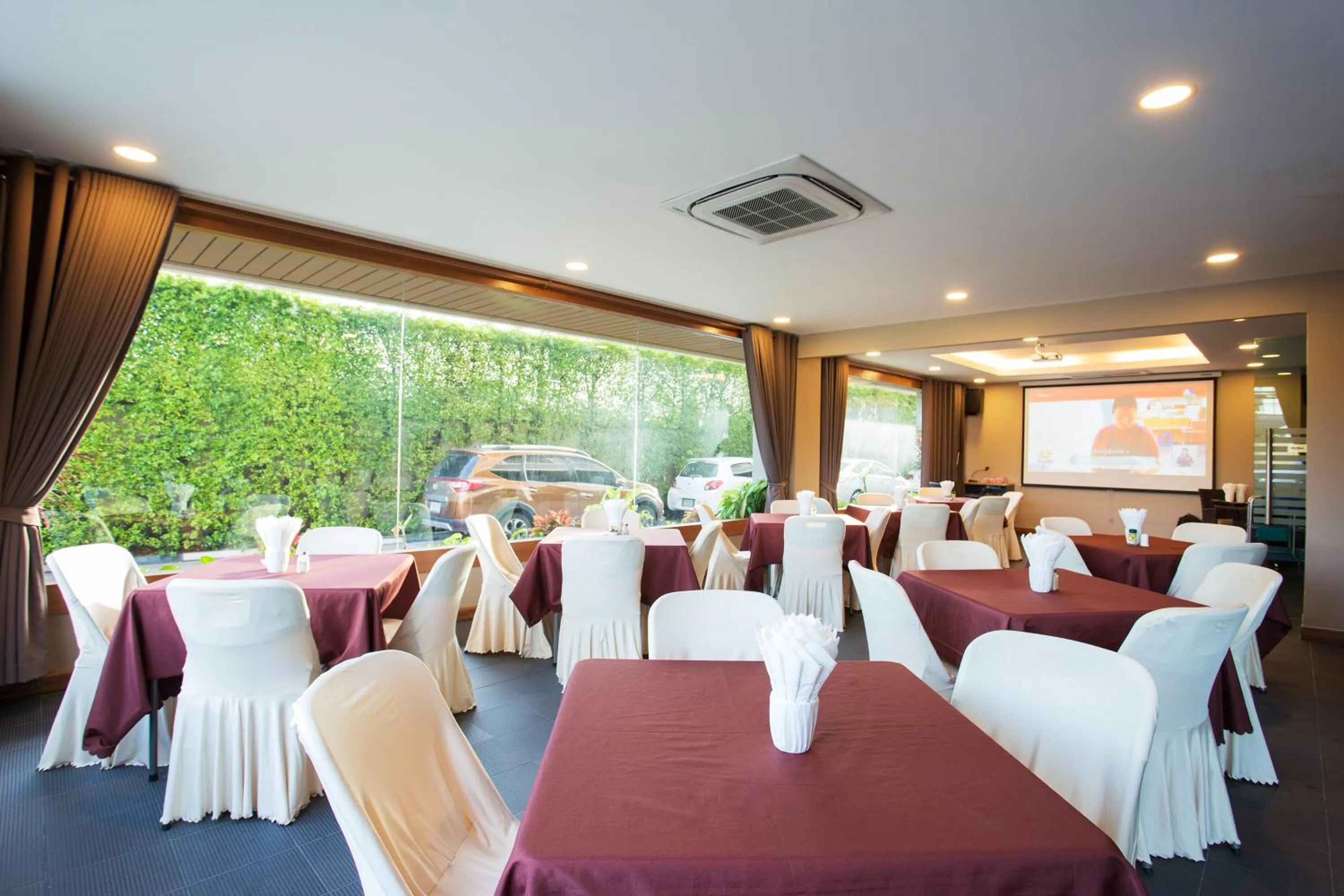 Romantic Khon Kaen Hotel