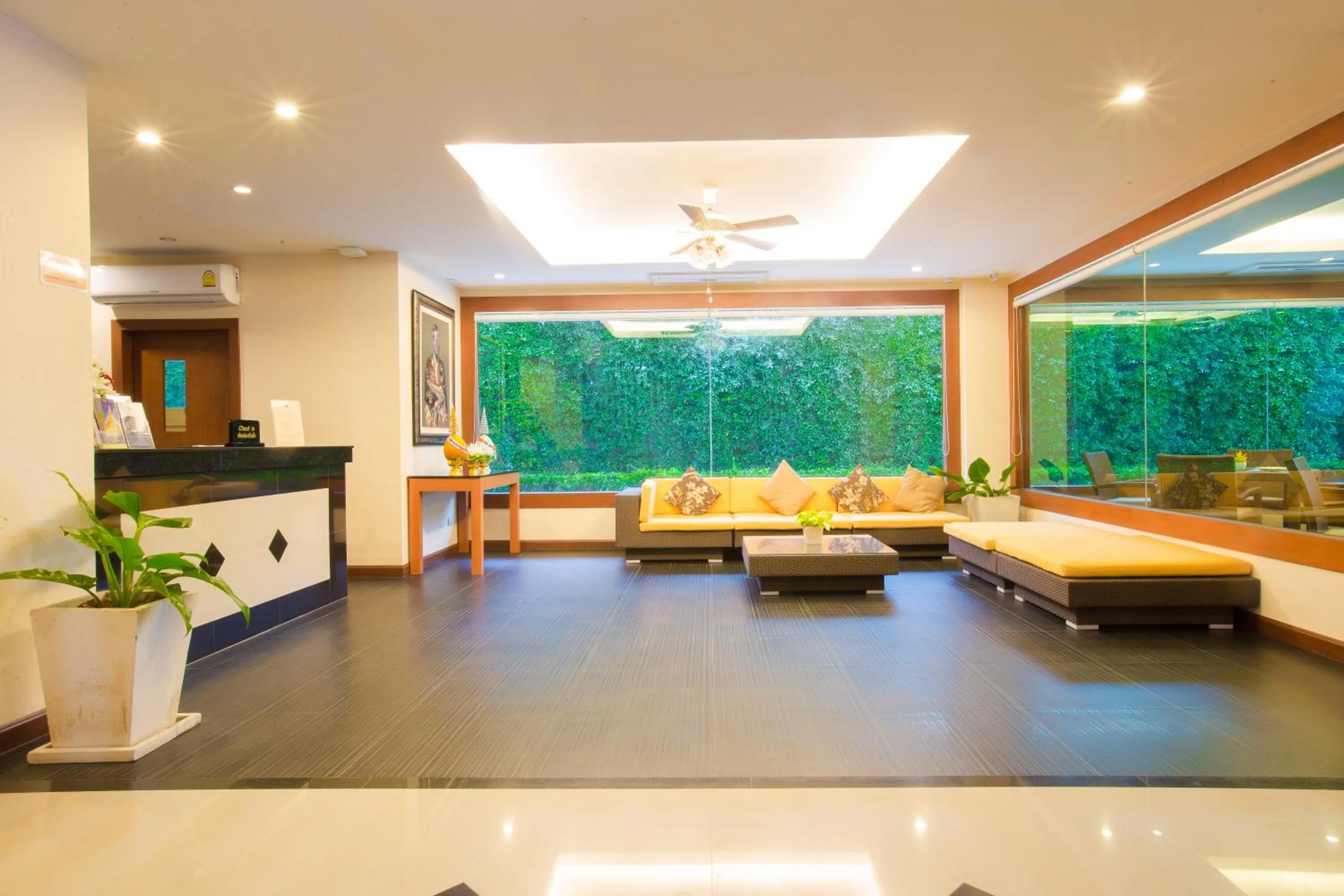 Living room in Romantic Khon Kaen Hotel