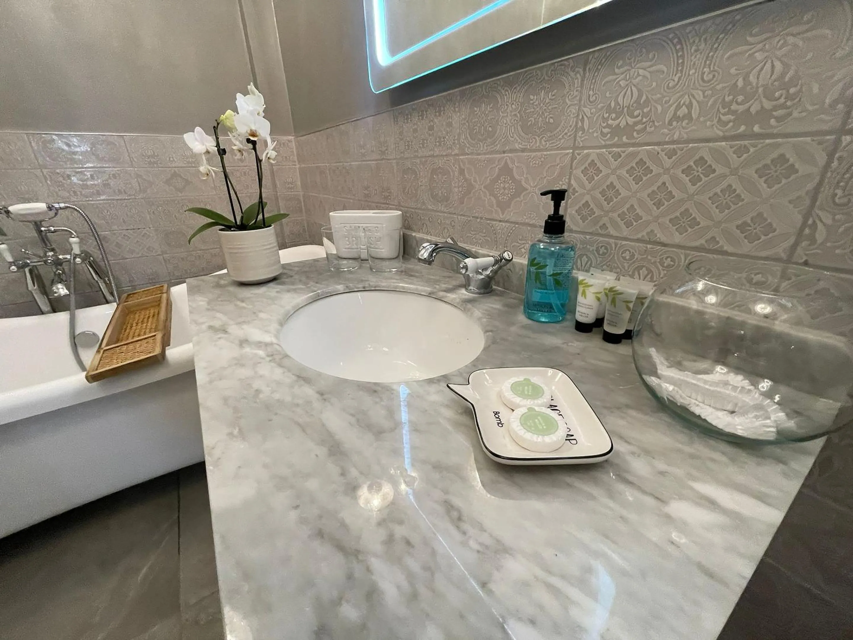 Bathroom in Heritage View Guest House