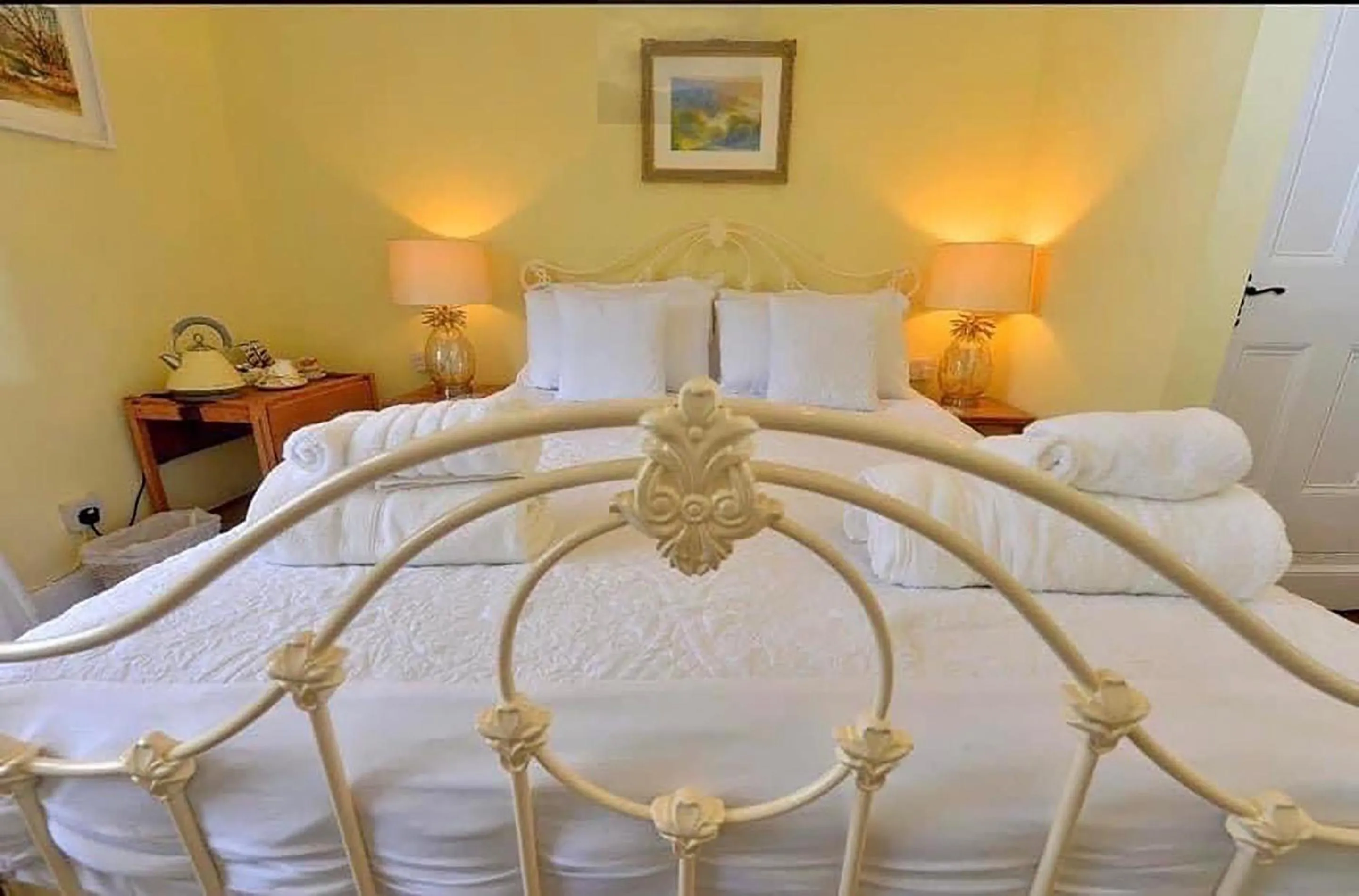 Bedroom, Bed in Heritage View Guest House