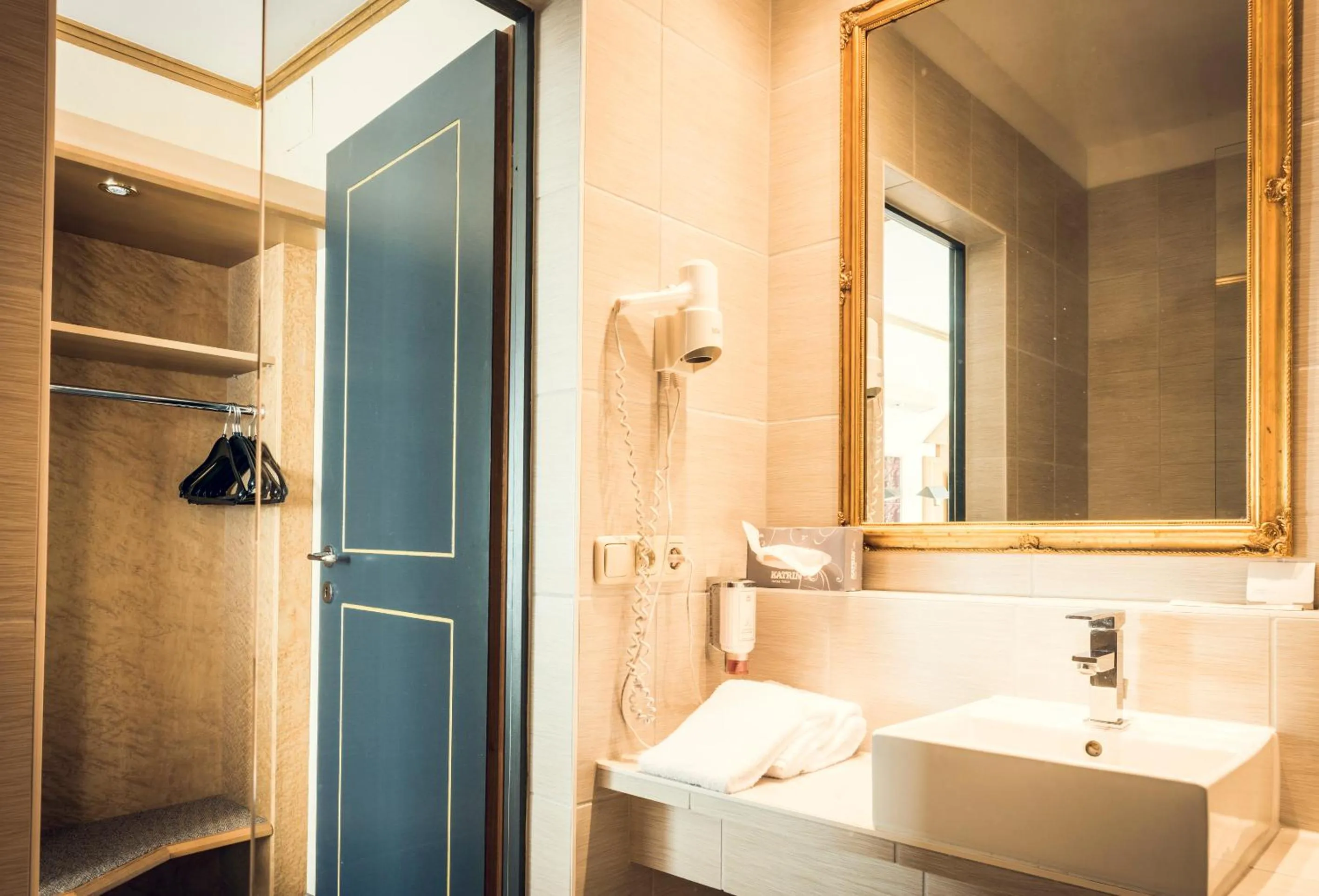 Bathroom in Schlosshotel Neufahrn