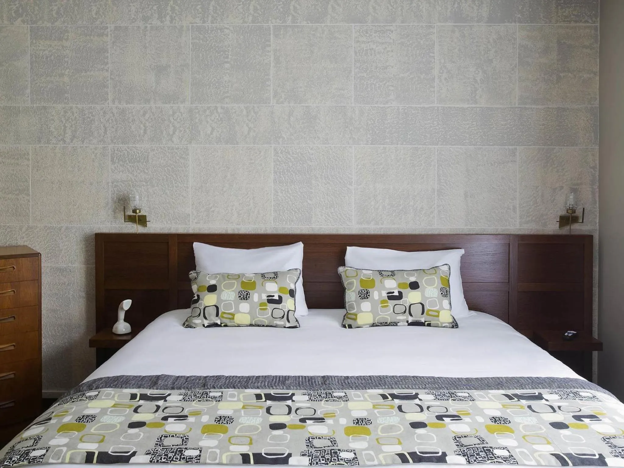 Bedroom, Bed in ibis Styles Le Havre Centre