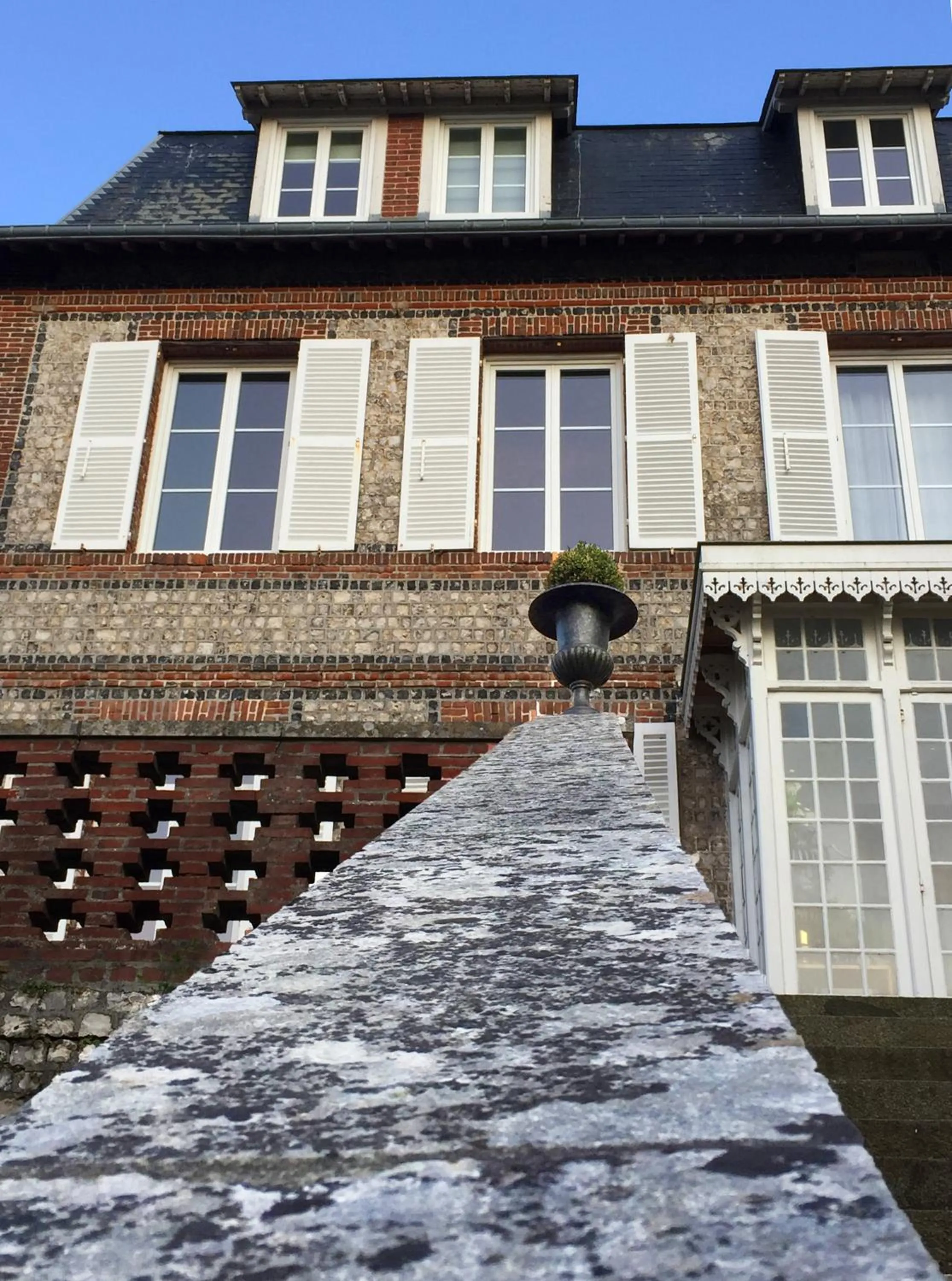 Castel De La Terrasse