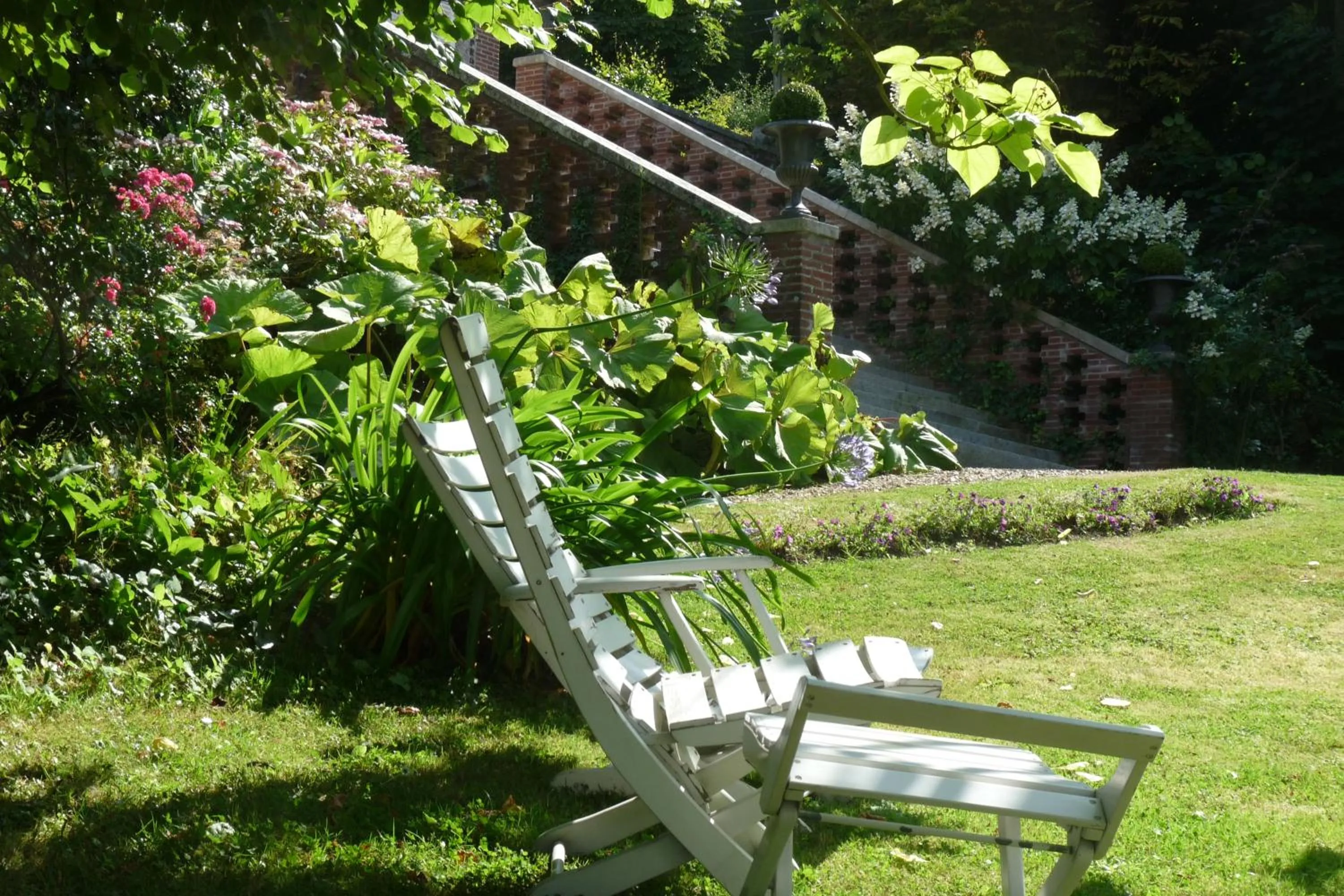 Garden in Castel De La Terrasse