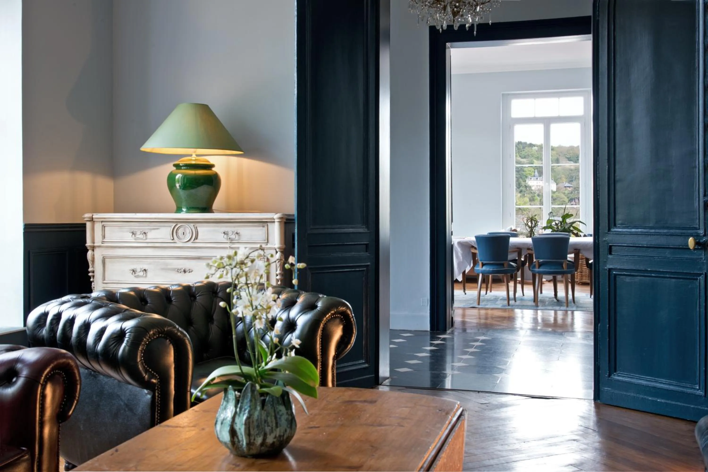 Library in Castel De La Terrasse