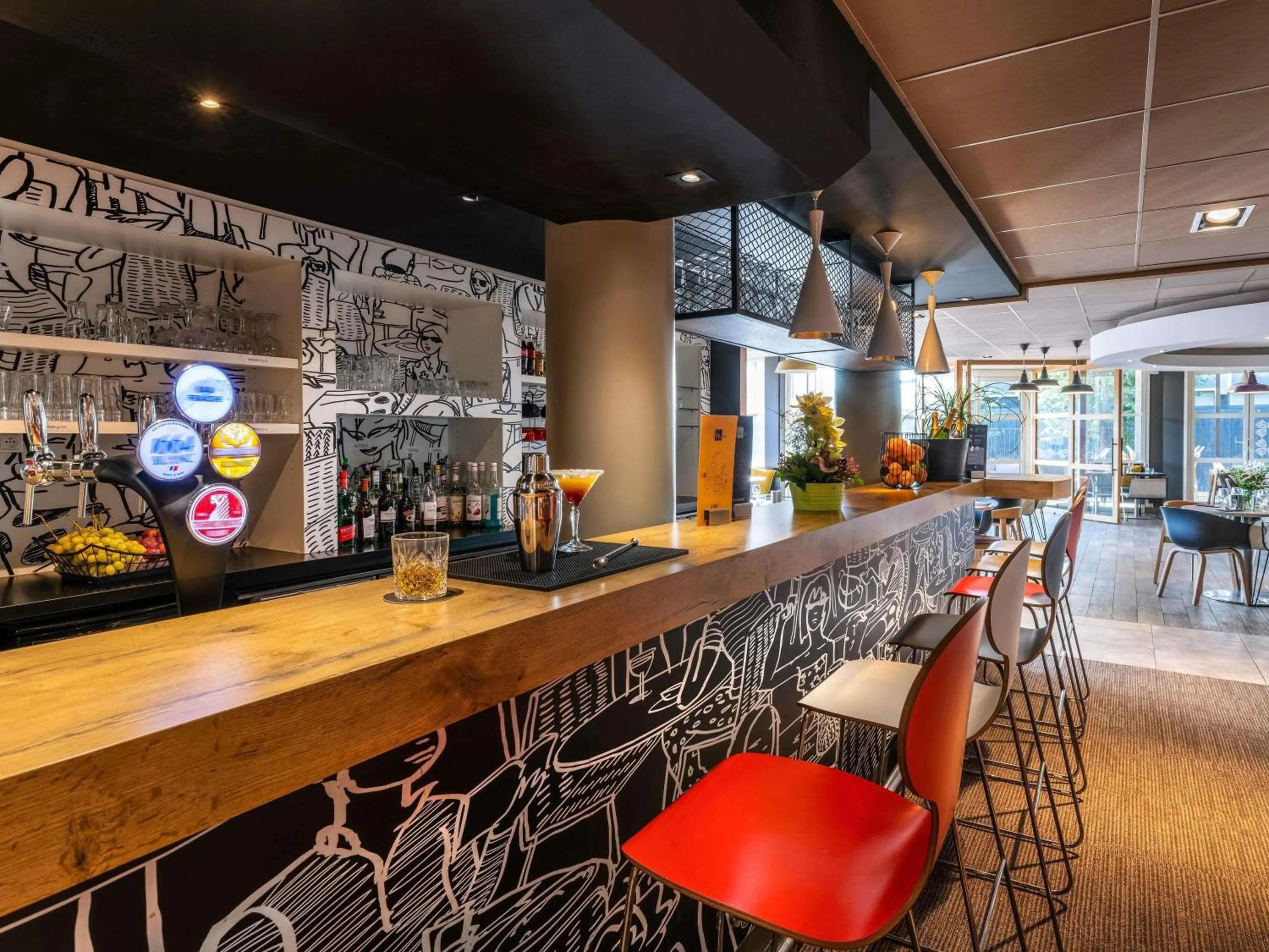 Lounge or bar in ibis Le Havre Centre