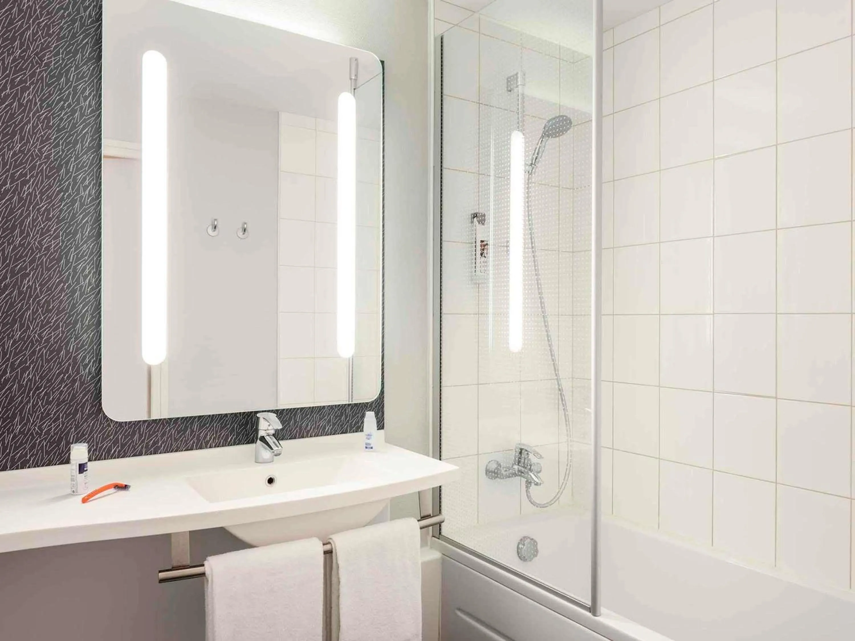 Bedroom in ibis Le Havre Centre