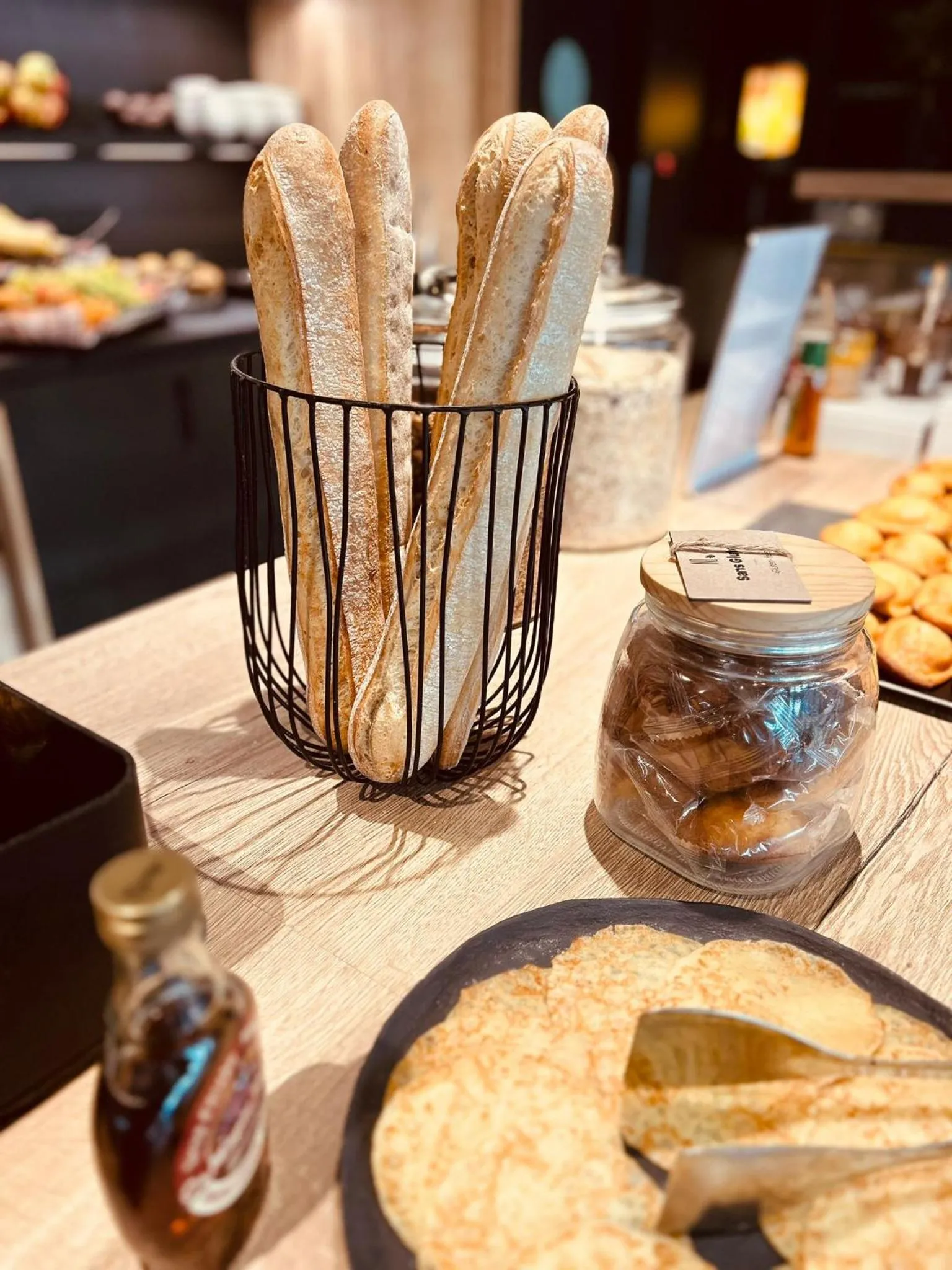 Buffet breakfast in ibis Le Havre Centre