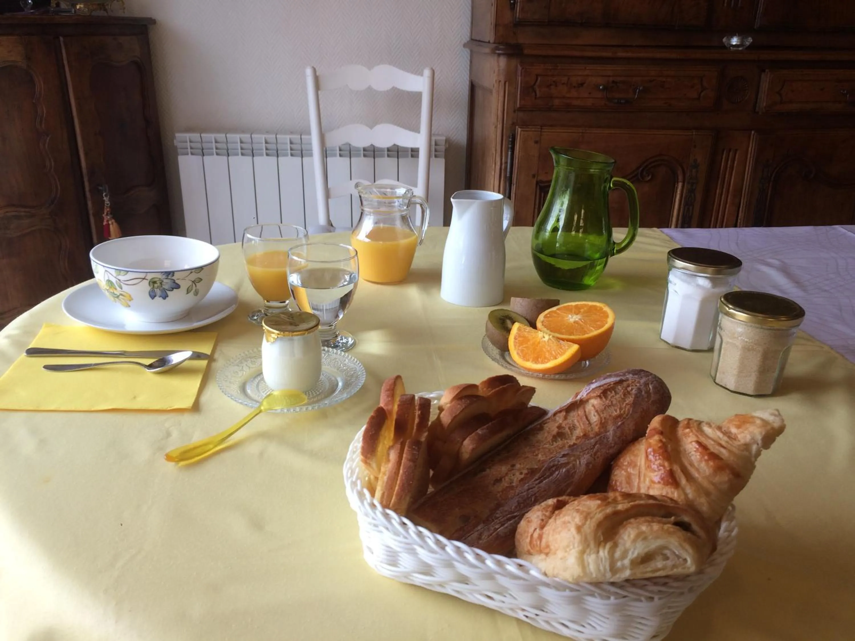 Breakfast in La Noisetiere