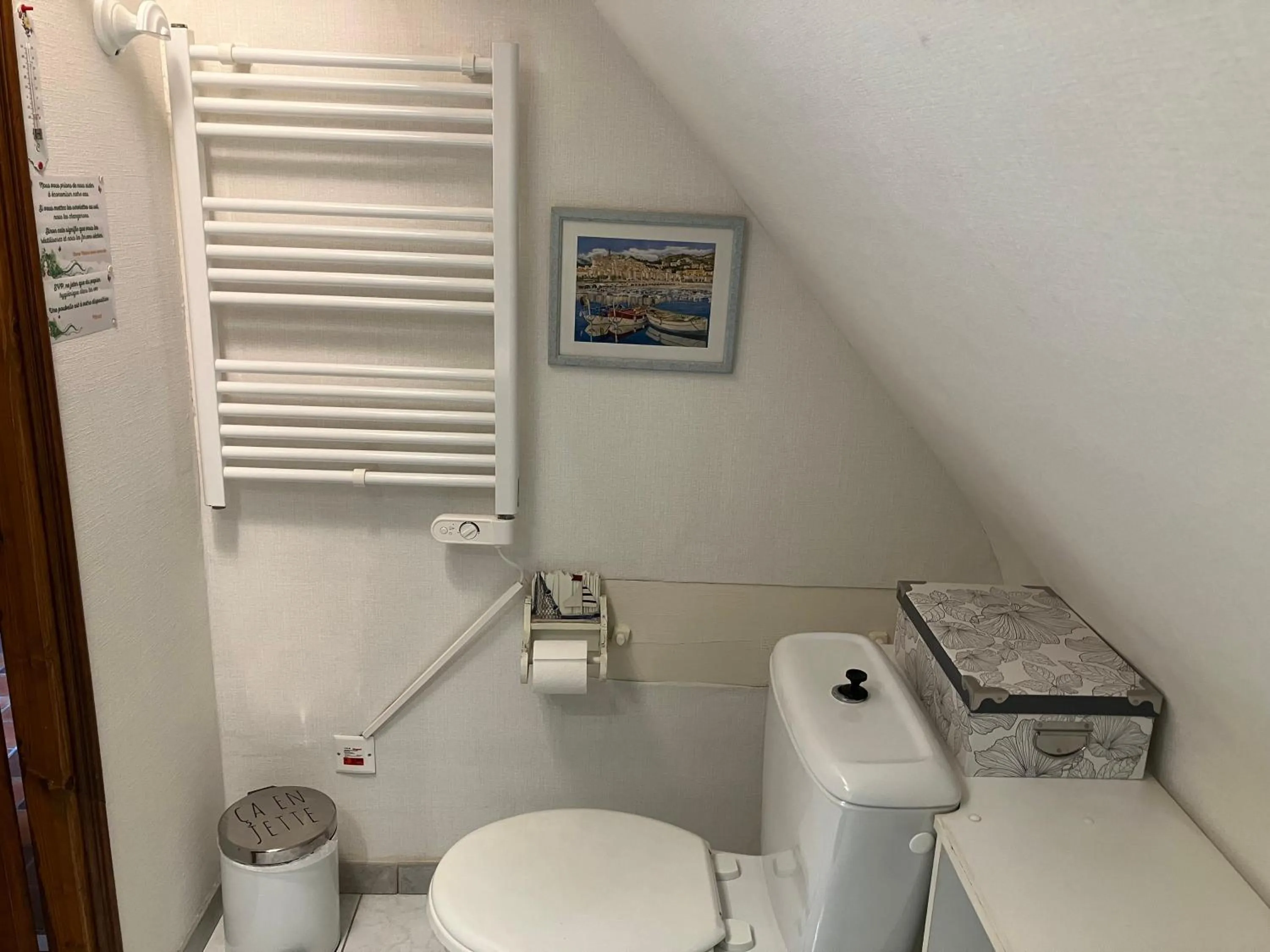 Bathroom in La Noisetiere