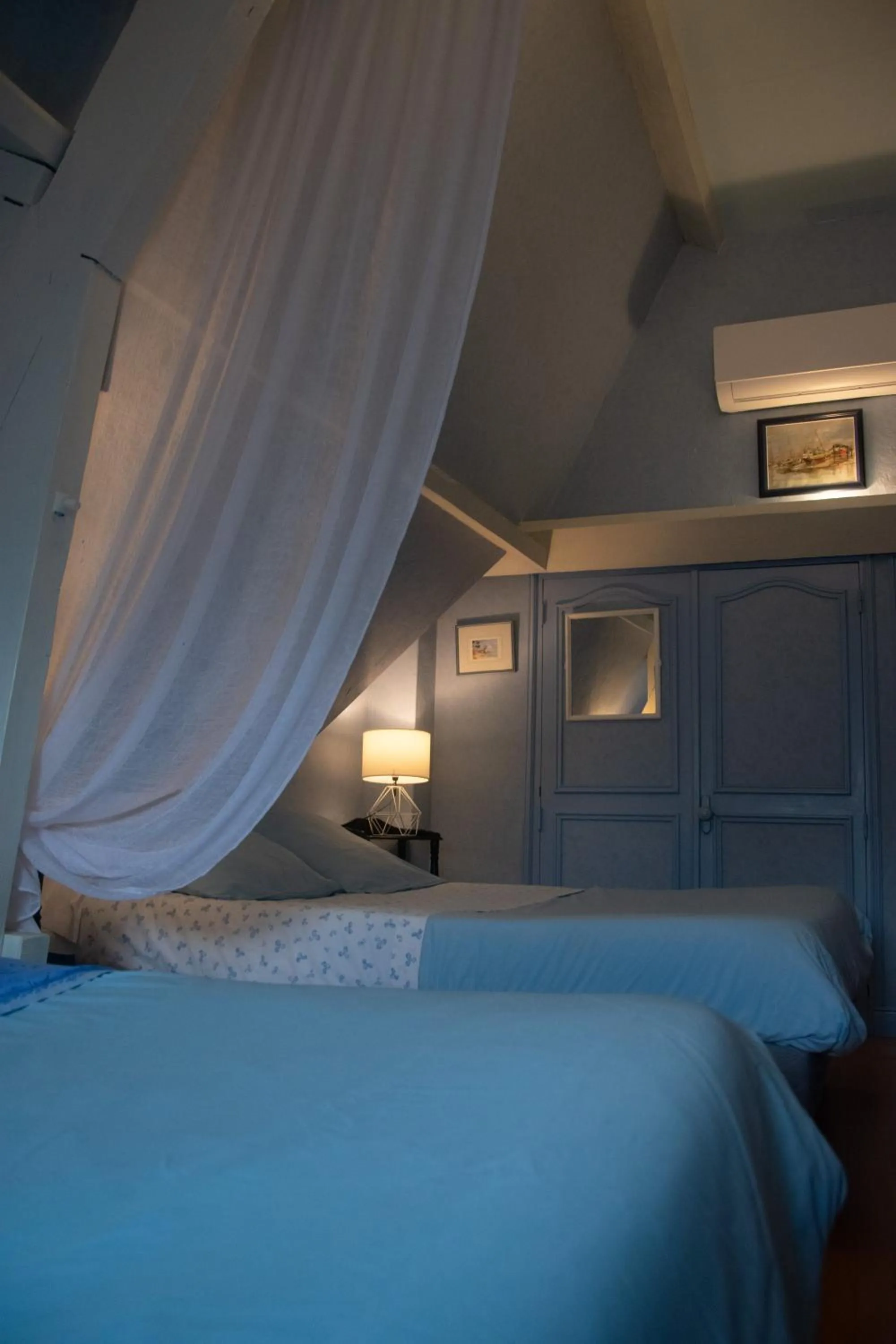 Bedroom, Bed in La Noisetiere