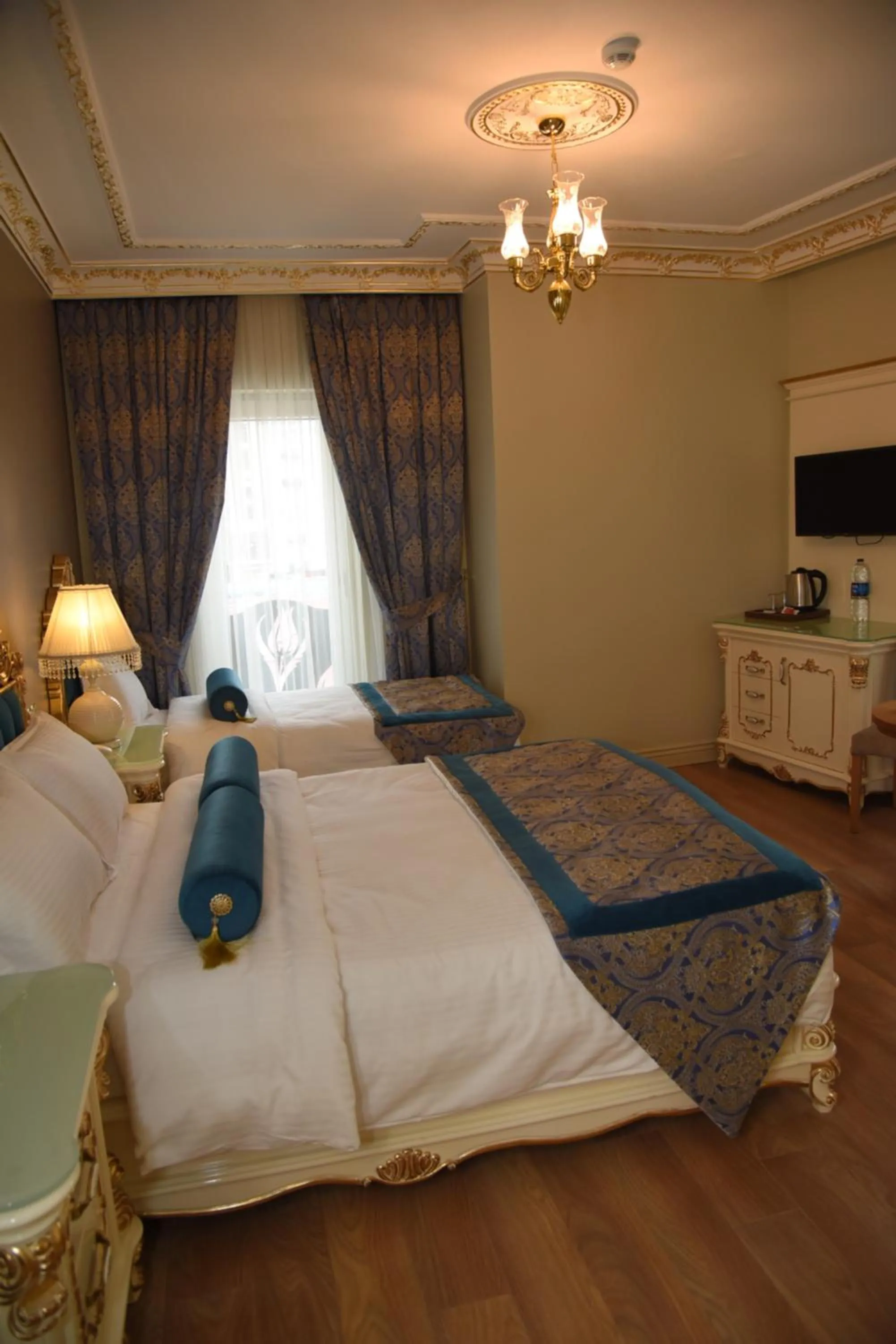 Photo of the whole room, Bed in İstasyon Hotel