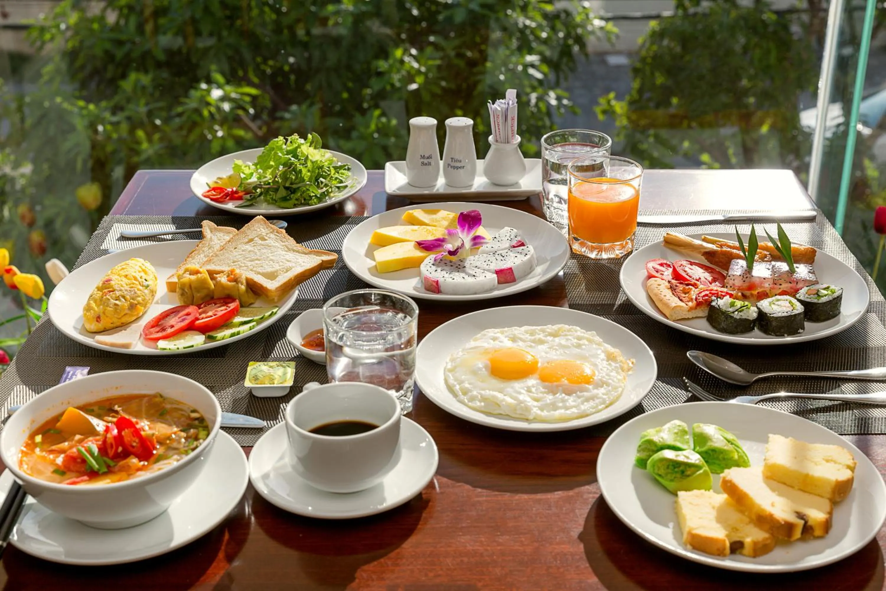 Restaurant/places to eat in Alani Sea View Hotel