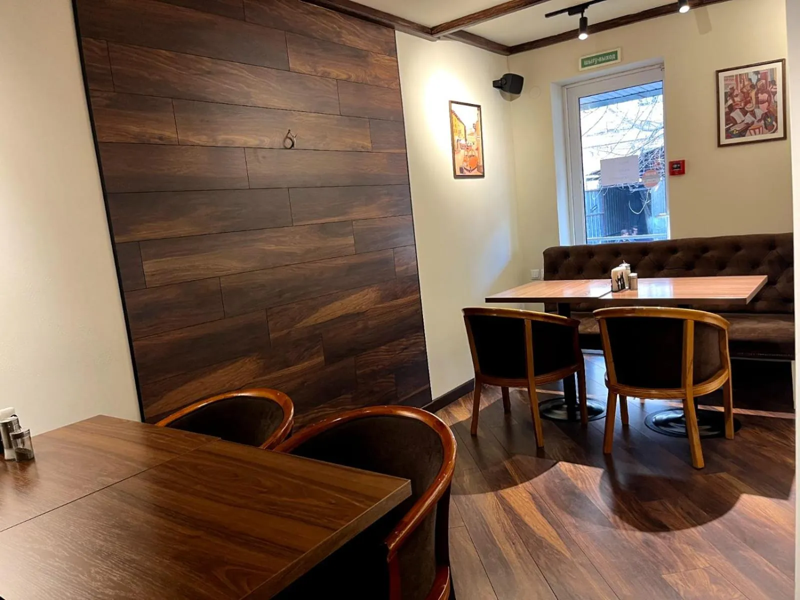 Restaurant/places to eat in Silk Way