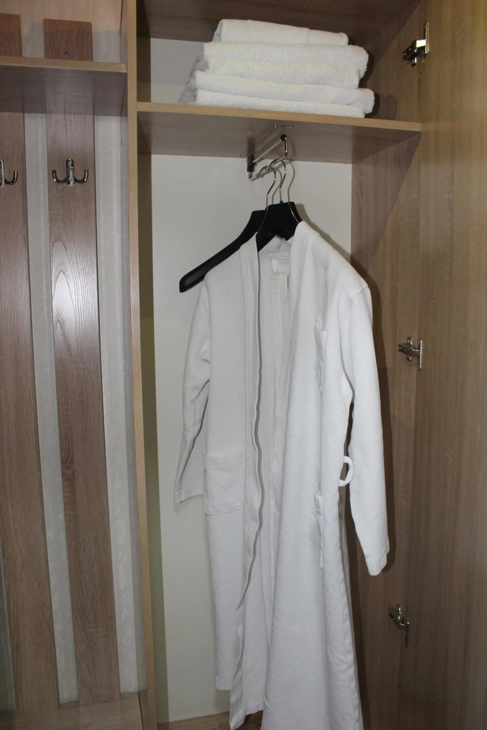 wardrobe in Silk Way