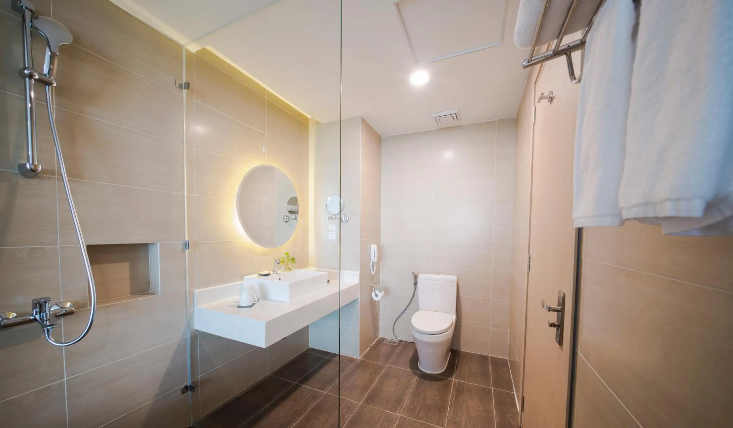 Shower in Muong Thanh Luxury Phu Quoc Hotel