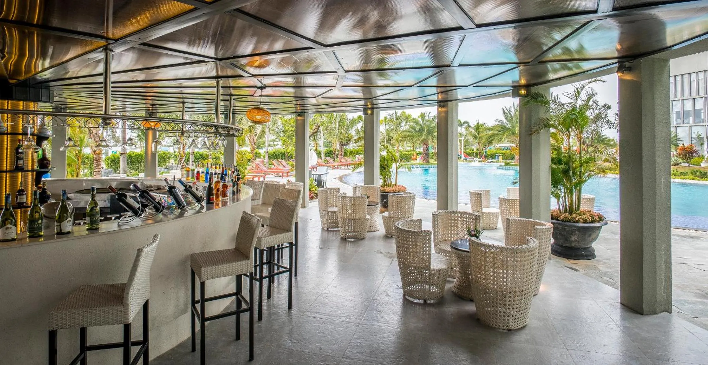 Lounge or bar in Muong Thanh Luxury Phu Quoc Hotel
