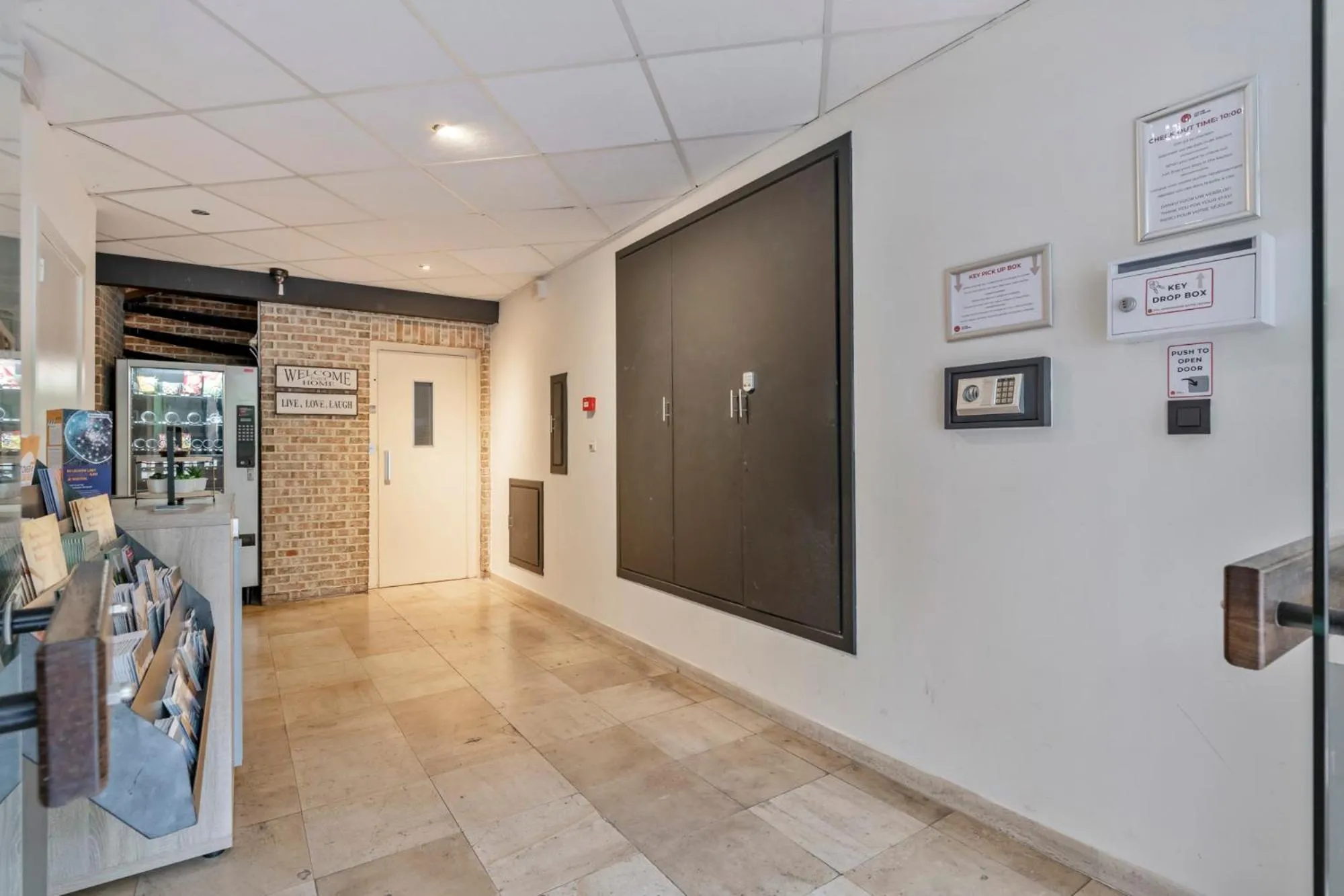 Lobby or reception in Ambassador Suites Leuven