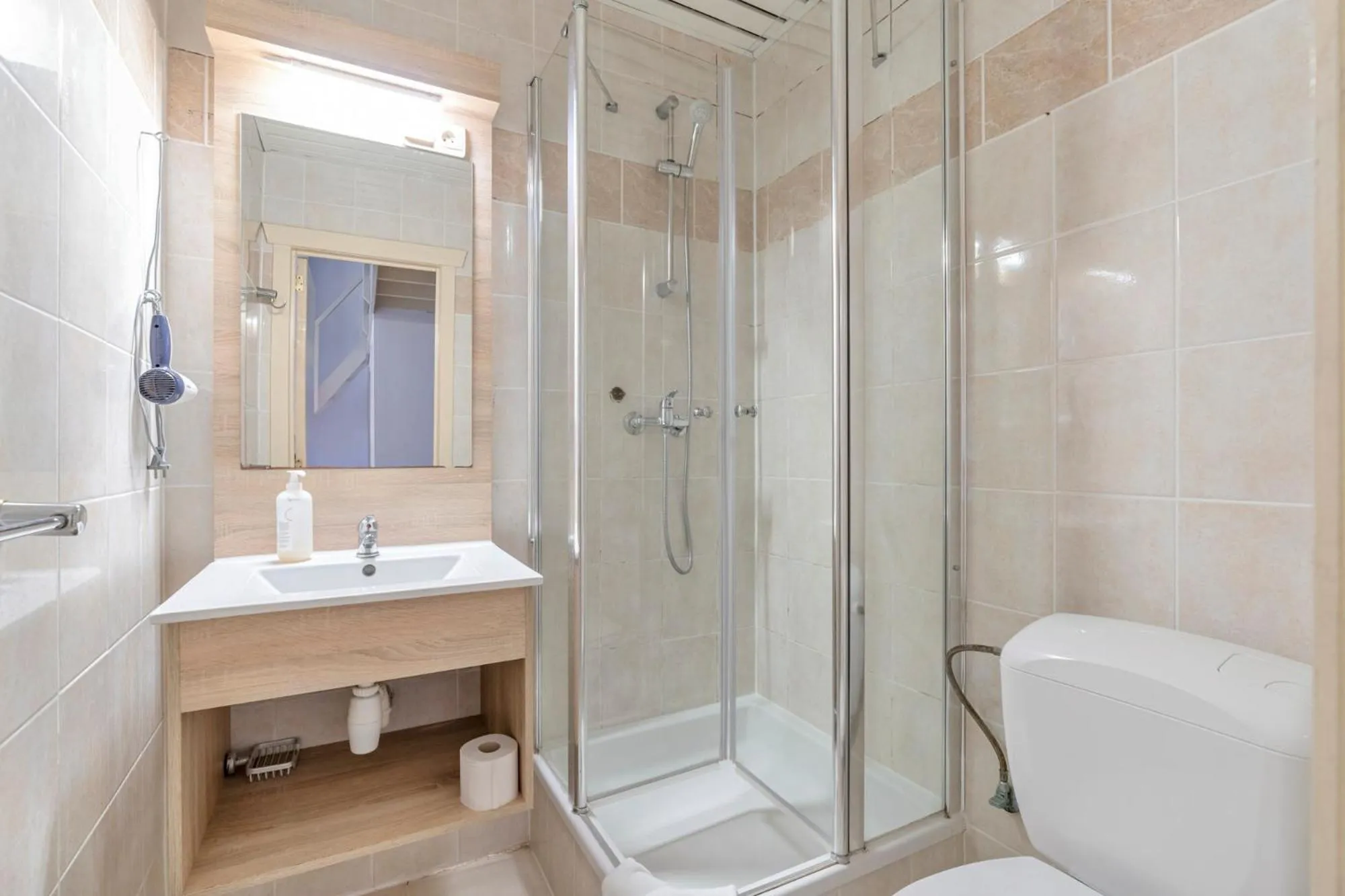 Toilet in Ambassador Suites Leuven