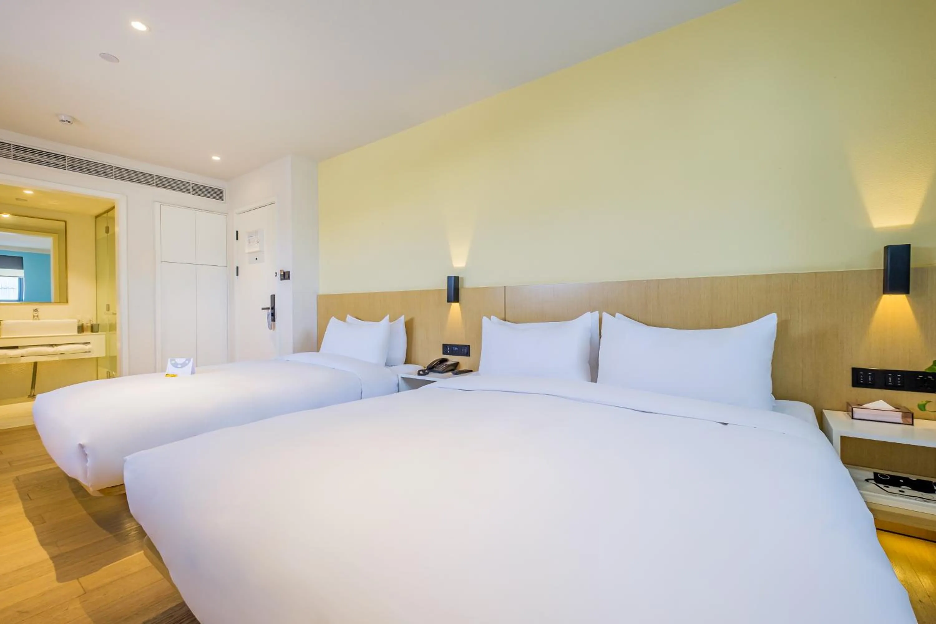 Bed in PACE HOTEL Suzhou Renmin Branch