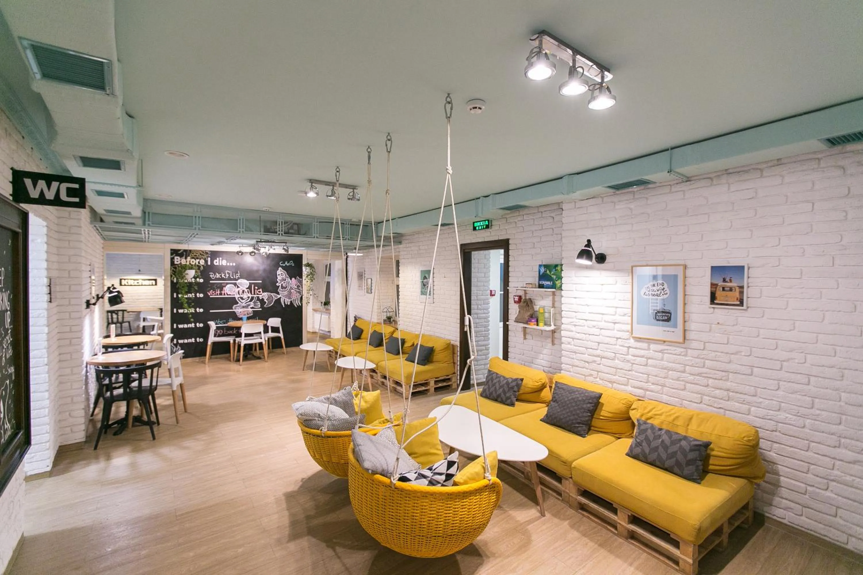 Communal lounge/ TV room in DREAM Hostel Lviv