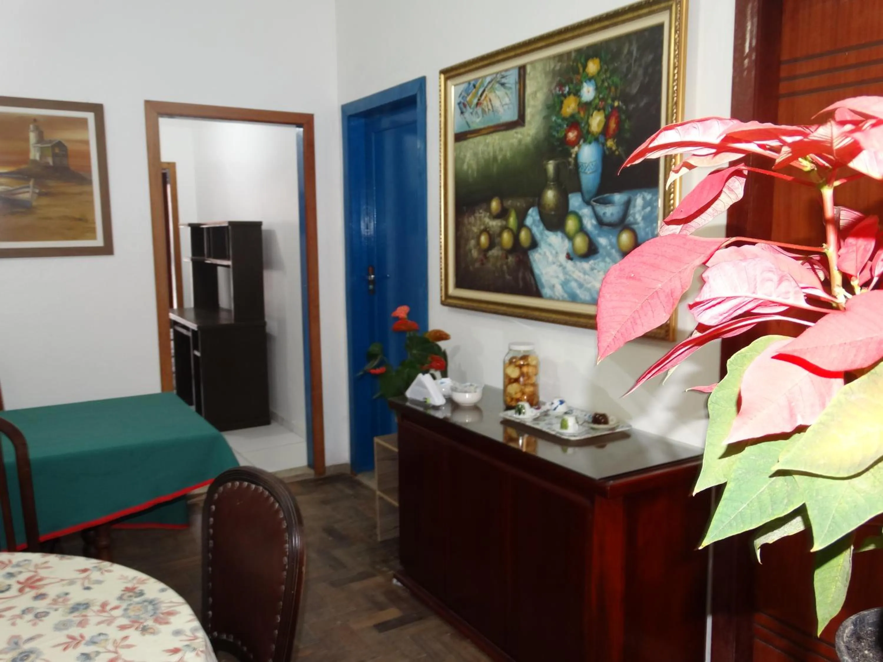 Communal lounge/ TV room in Estalagem 11 Suites