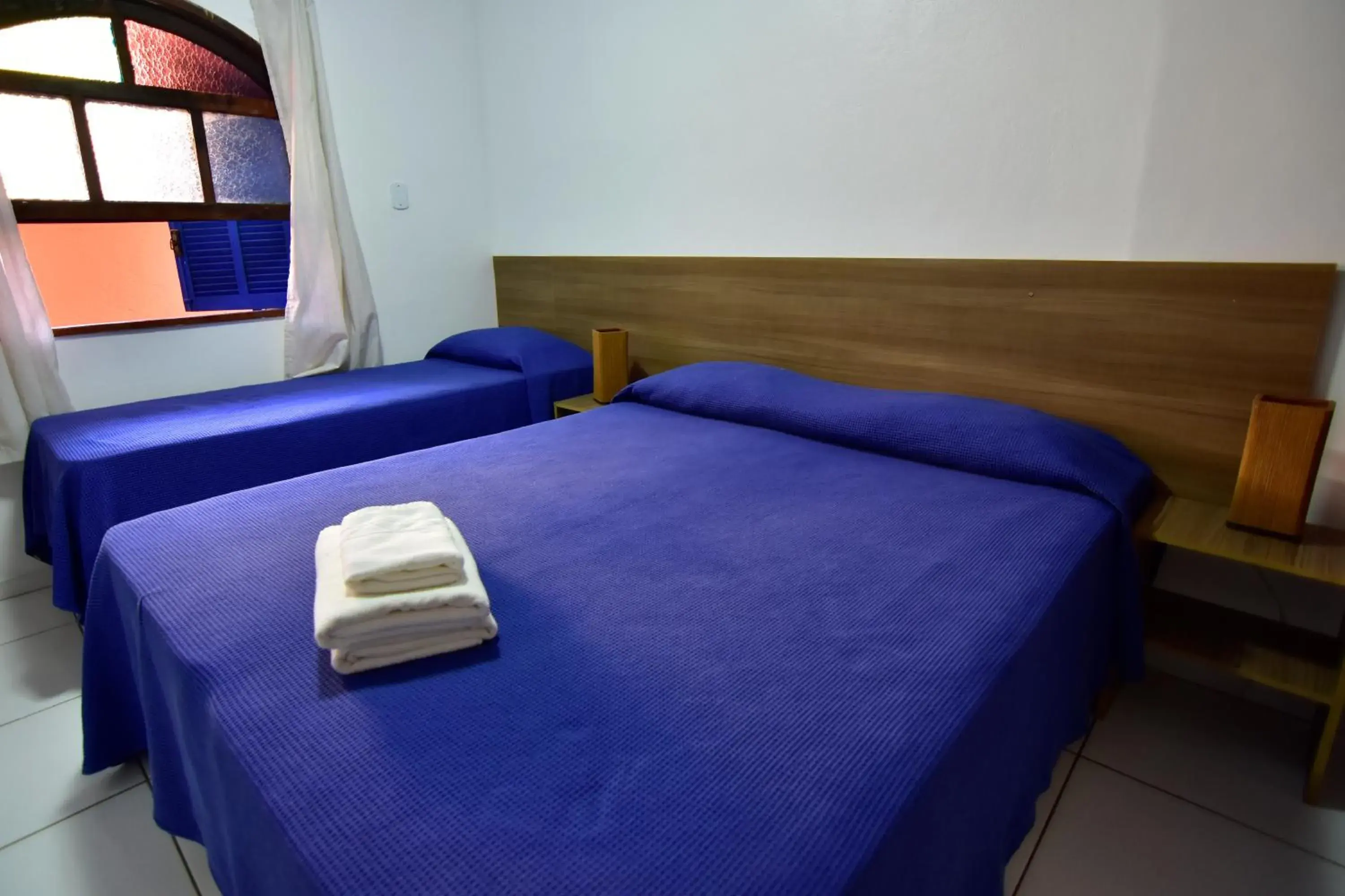 Standard Triple Room in Estalagem 11 Suites Standard Triple Room in Estalagem 11 Suites