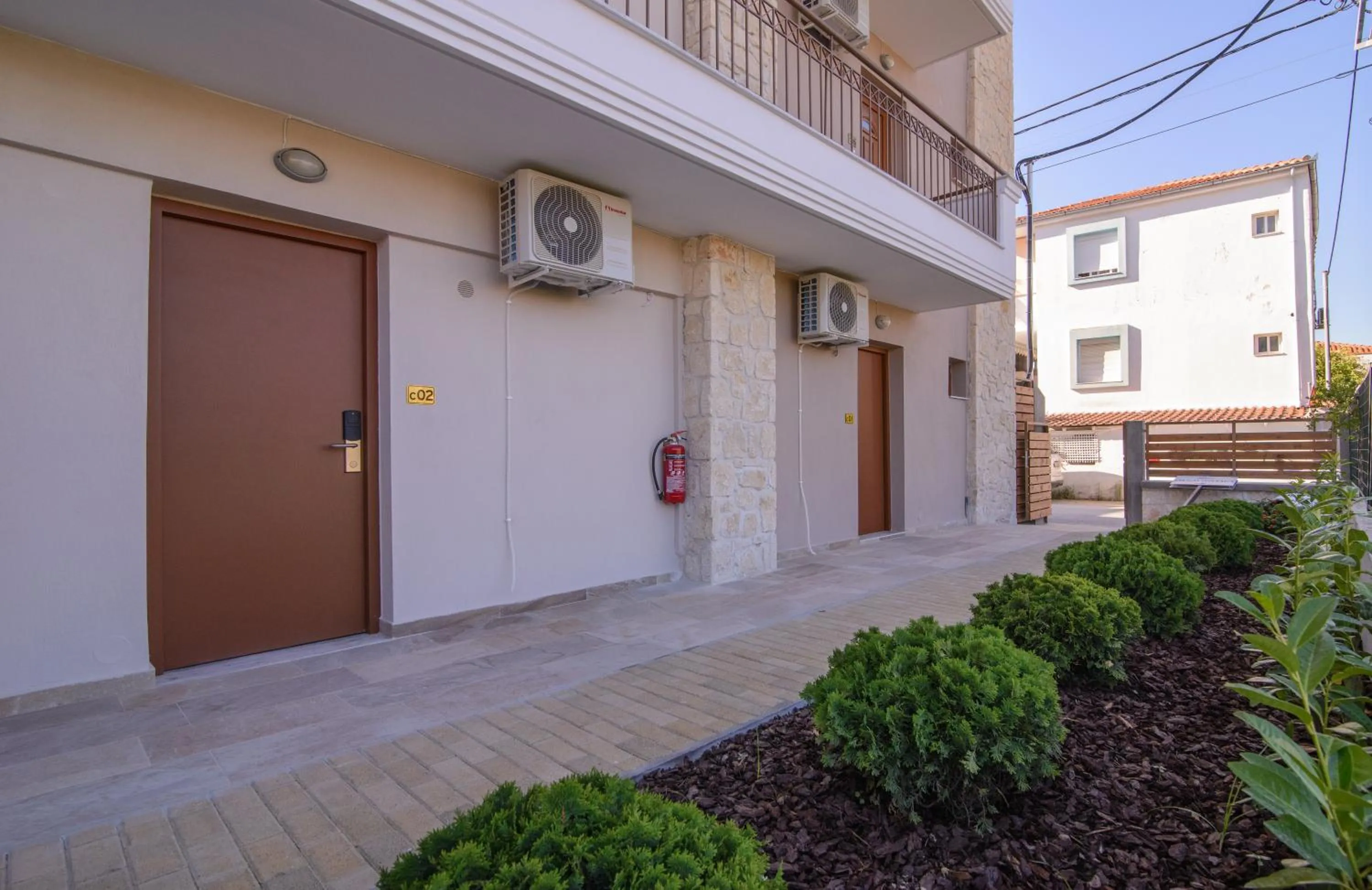 Garden in Apanemia by Flegra Hotels