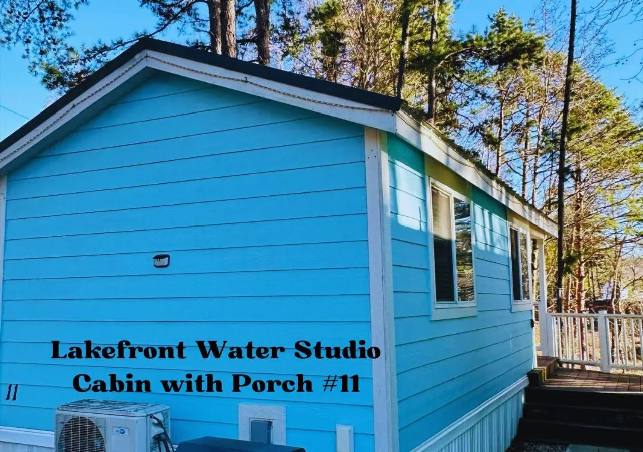 Property building in Long Cove Resort and Marina