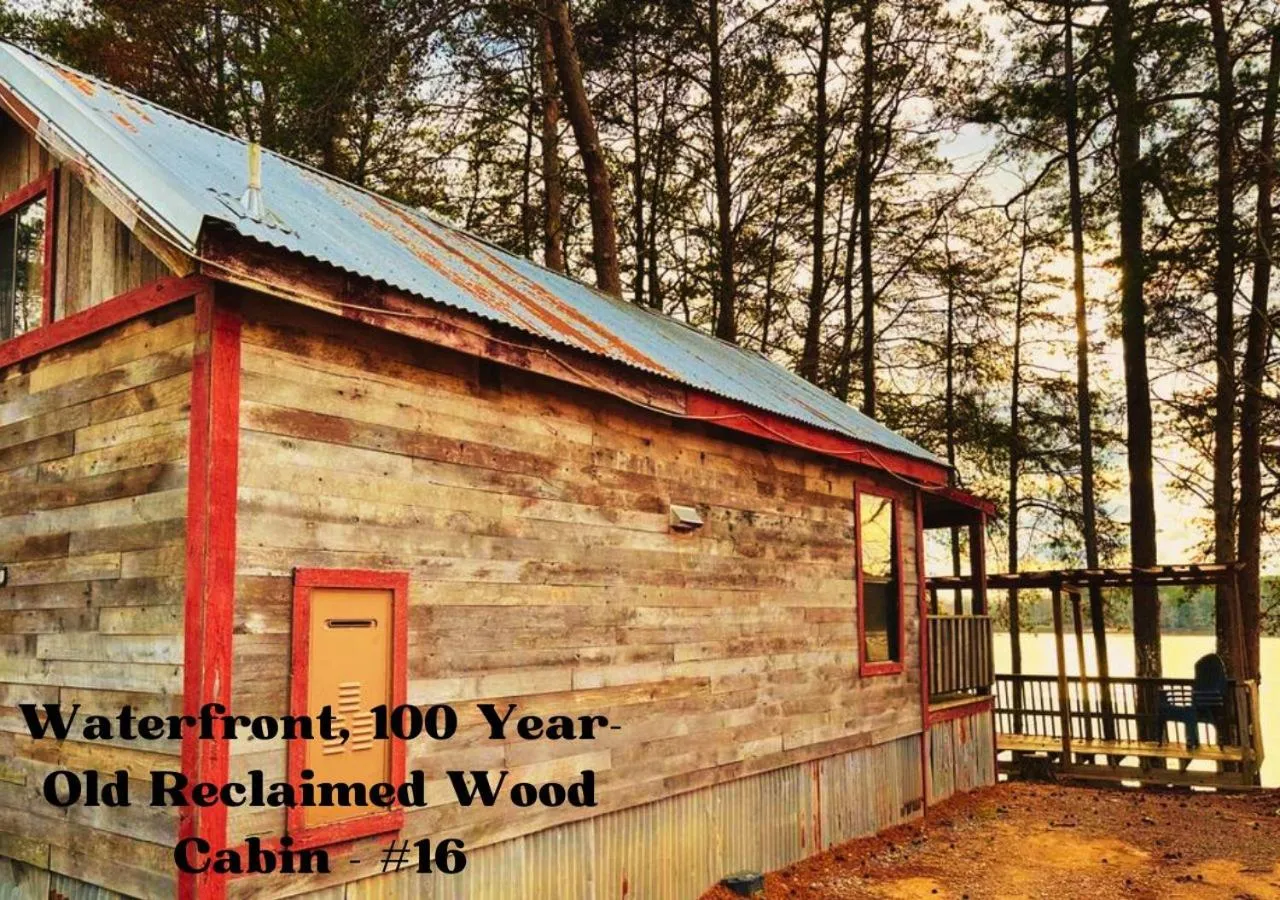 Property building in Long Cove Resort and Marina