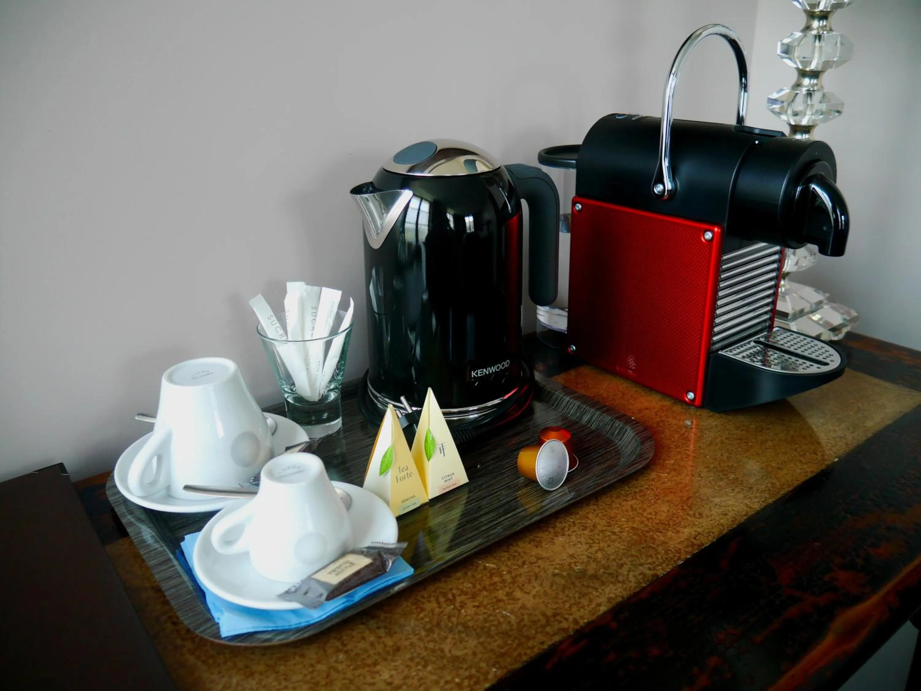 Coffee/tea facilities in AUBERGE DU CHÂTEAU BLEU