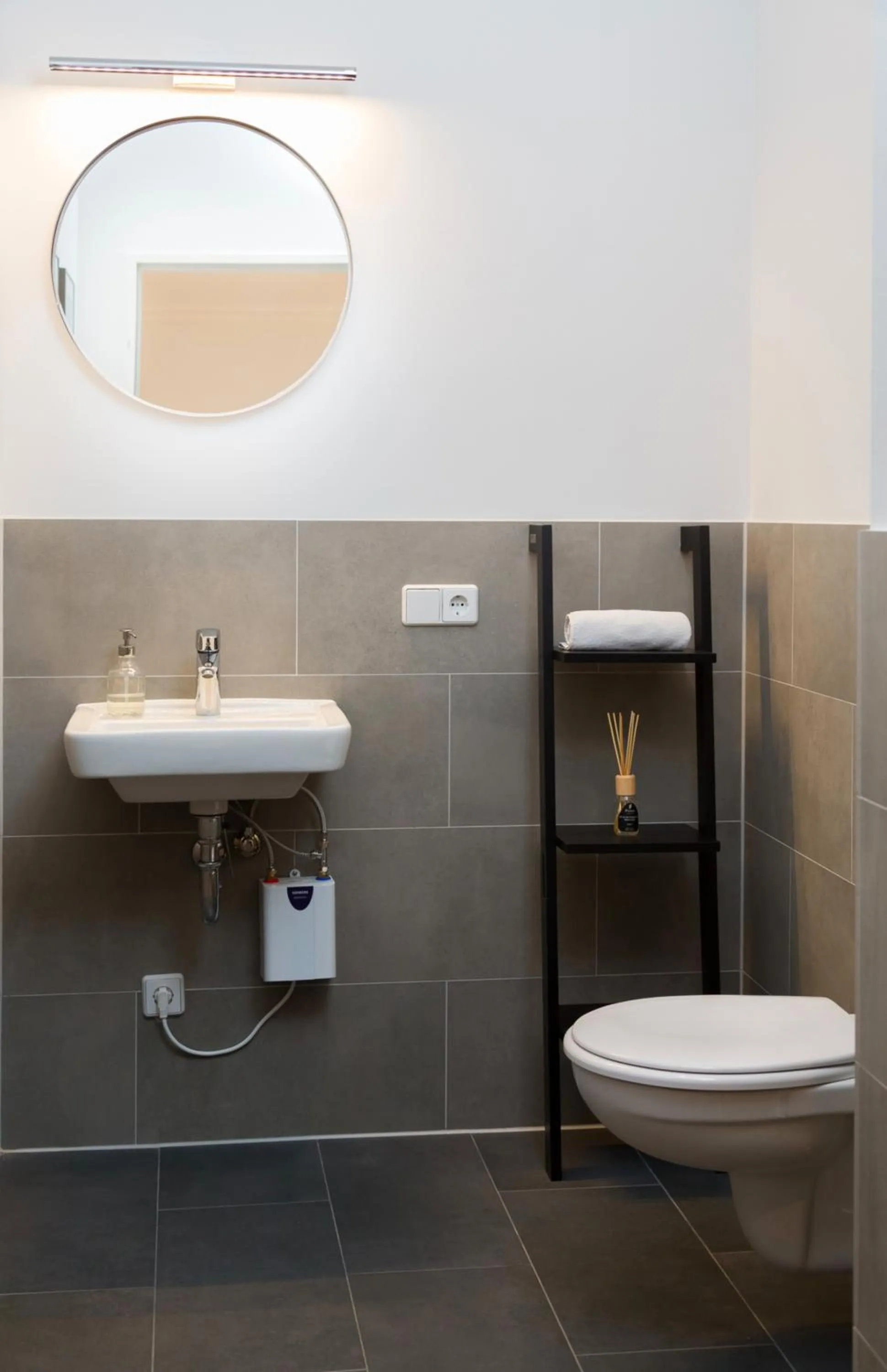 Toilet in BENSIMON apartments Mitte - Moabit