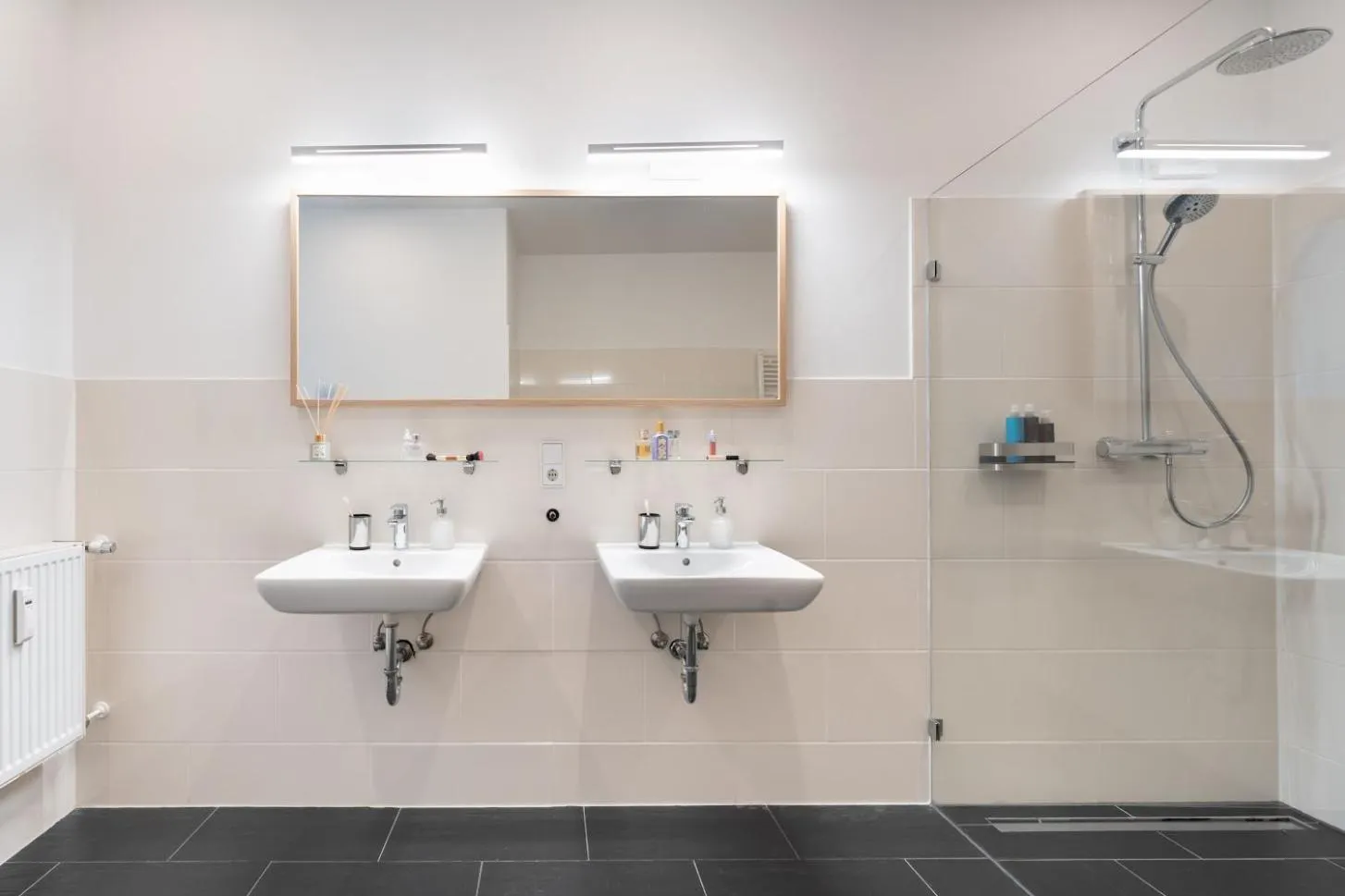 Shower in BENSIMON apartments Mitte - Moabit