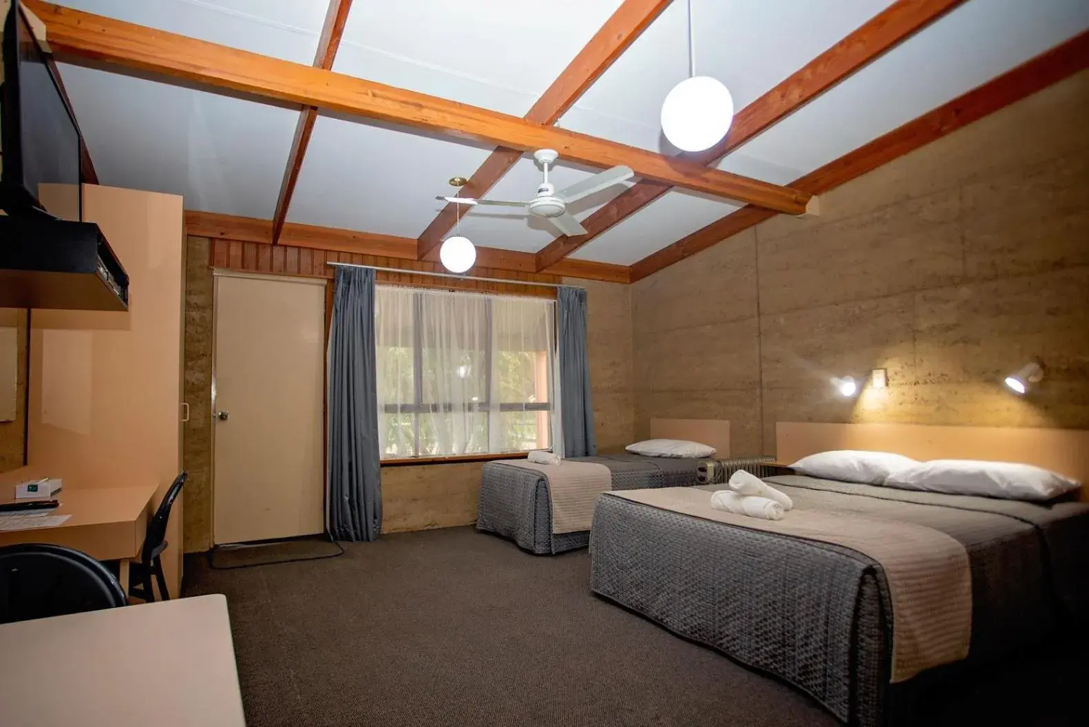 Triple Room with Private Bathroom in Hopetoun Motel & Chalet Village Triple Room with Private Bathroom in Hopetoun Motel & Chalet Village