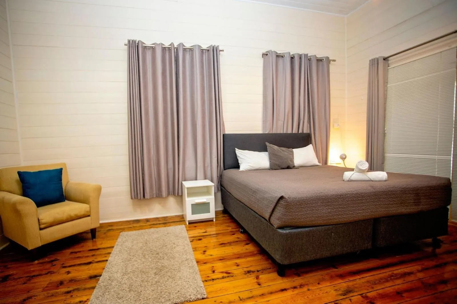 Bed in Hopetoun Motel & Chalet Village