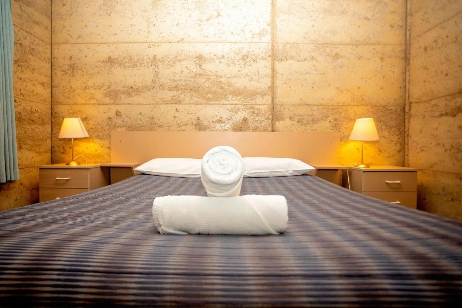 Bed in Hopetoun Motel & Chalet Village