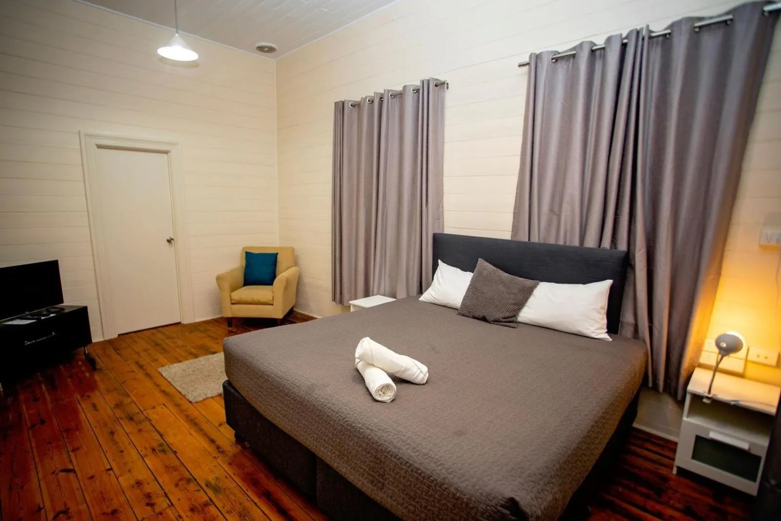 Bed in Hopetoun Motel & Chalet Village