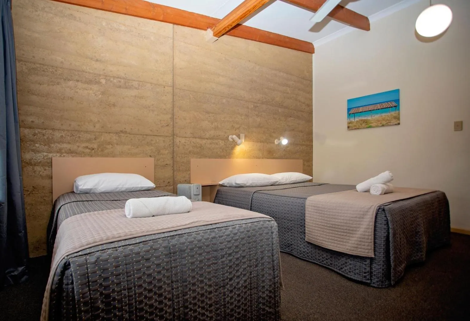 Bed in Hopetoun Motel & Chalet Village