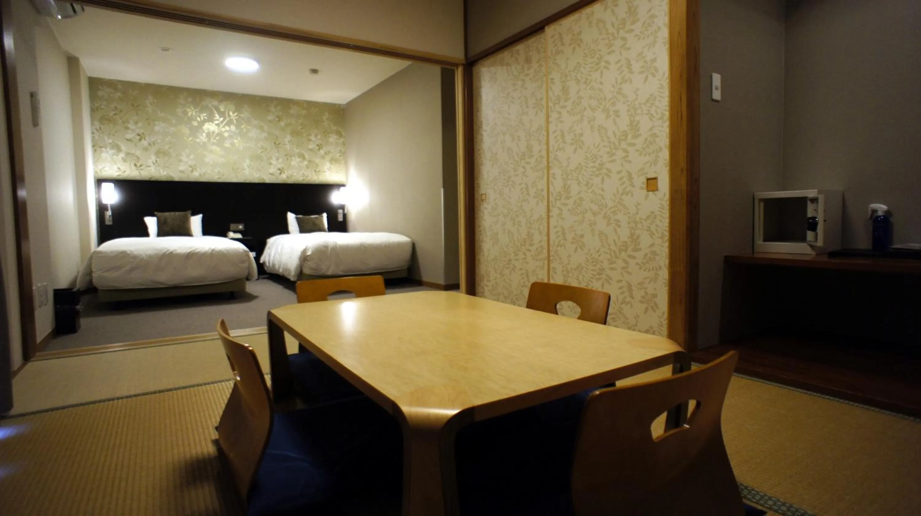 Photo of the whole room, Bed in Wisterian Life Club Verde no Mori