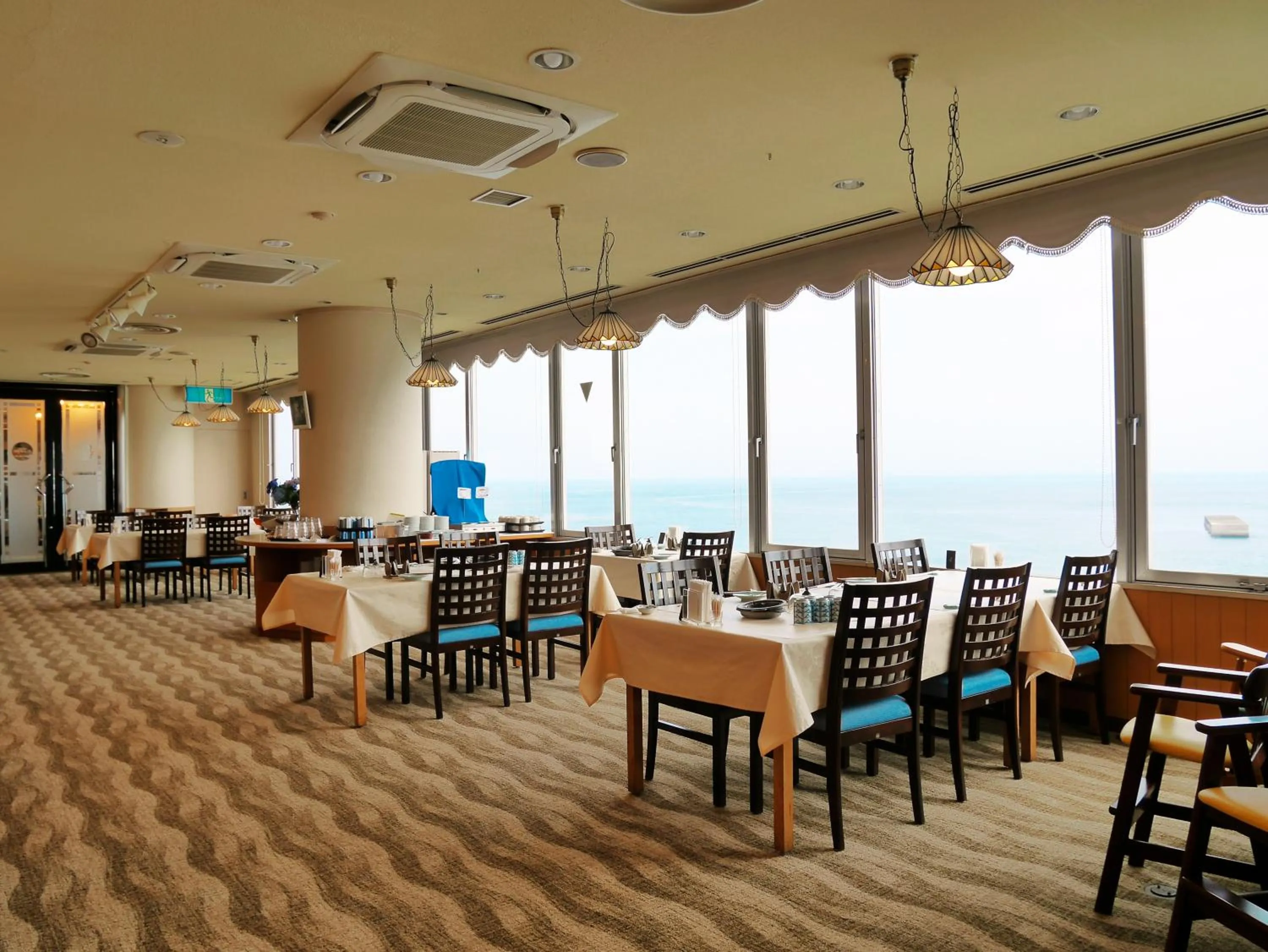 Restaurant/places to eat in Wisterian Life Club Atami